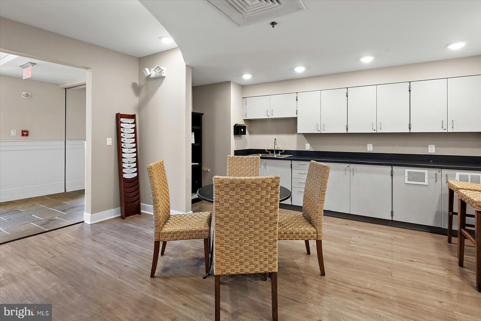 GLEN RIDDLE - Residential