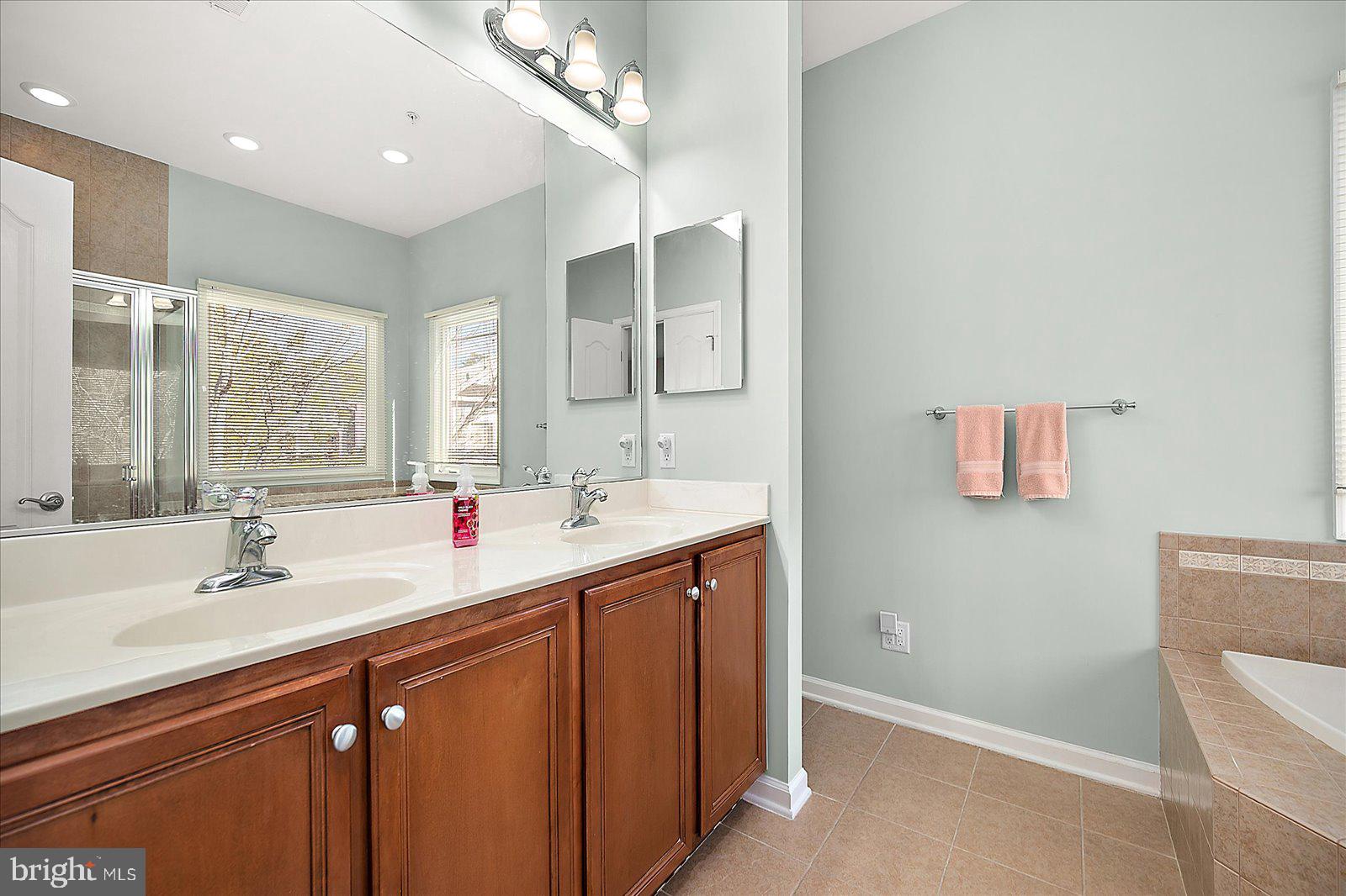 GLEN RIDDLE - Residential