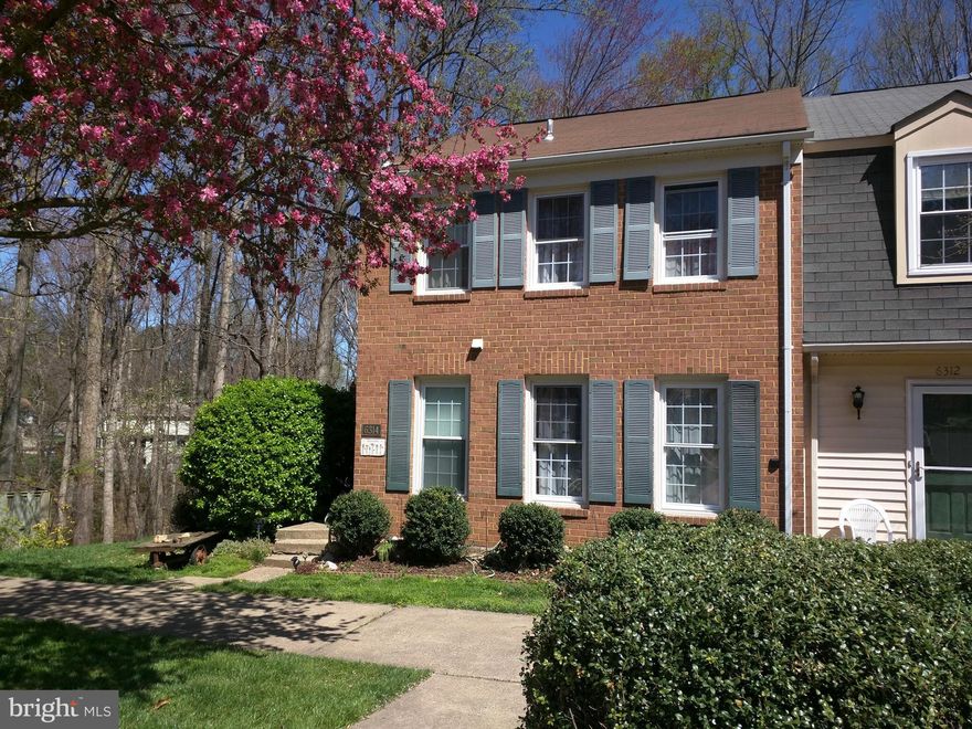 *Available MAY 1, 2016* Bright and spacious end unit townhome in great Burke location. This three level home features a kitchen with granite counters and stainless steel appliances. Walk out finished basement with extra storage room. Private lot backs to private wooded common area and paved Patio. 2 assigned parking spaced. Walk to grocery/ restaurants. Easy access to VRE, FFX PKWY, Ft Belvior.