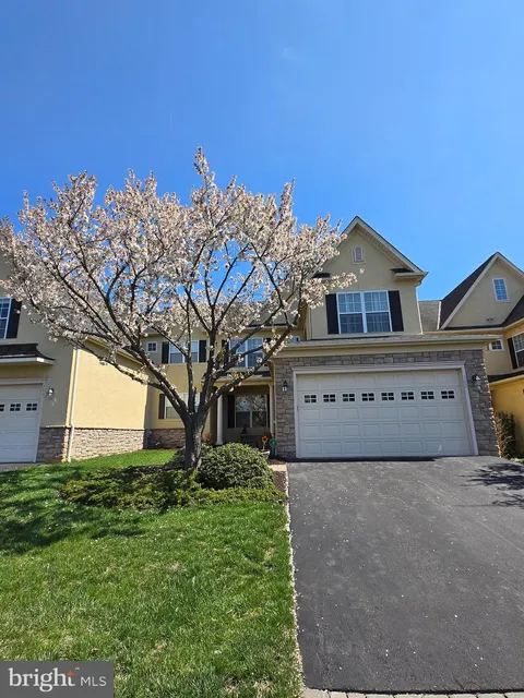 562 Farmdale Circle, Blue Bell, PA MLS: PAMC2174580