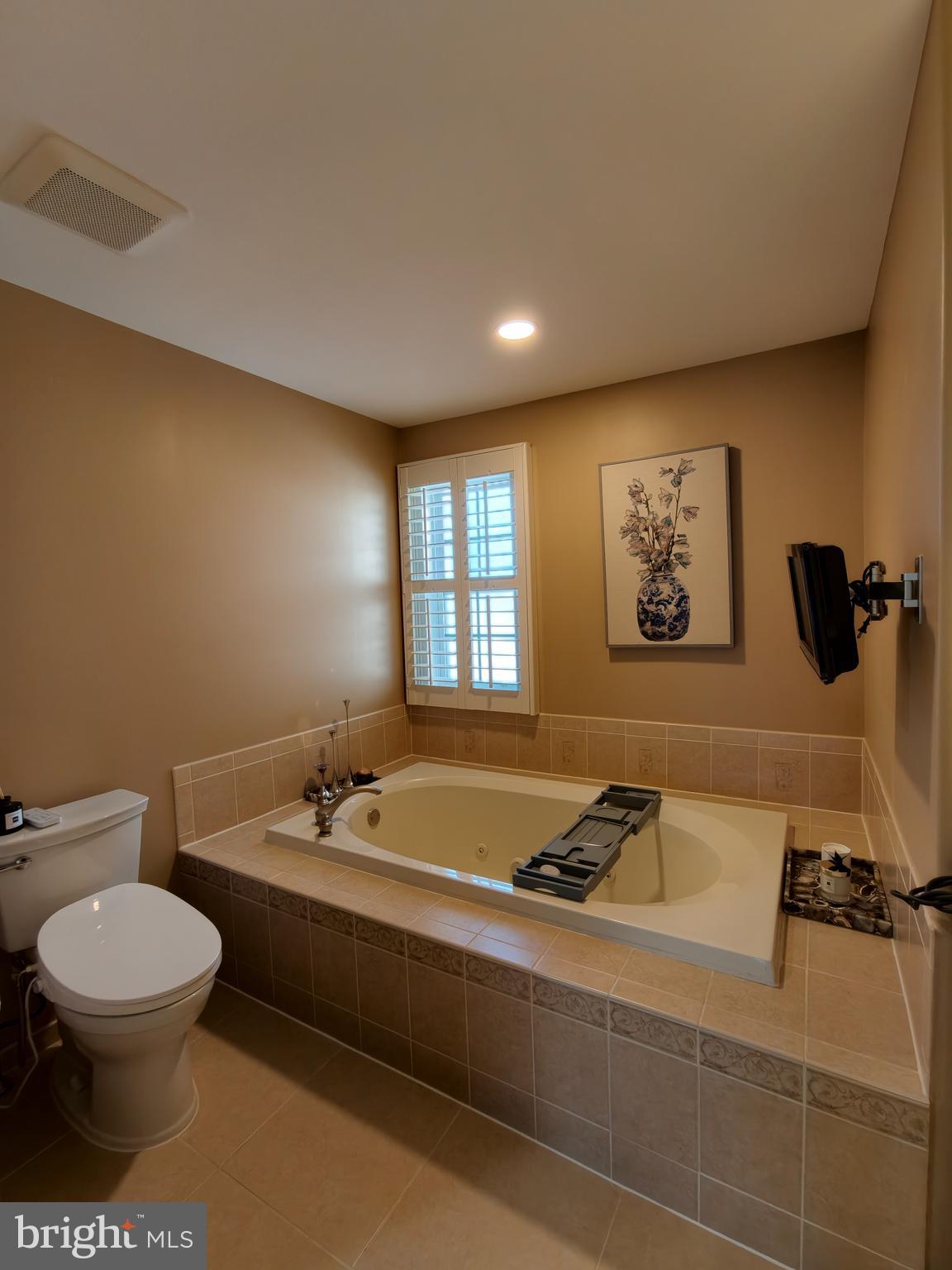 FOXCROFT OF BLUE B - Residential