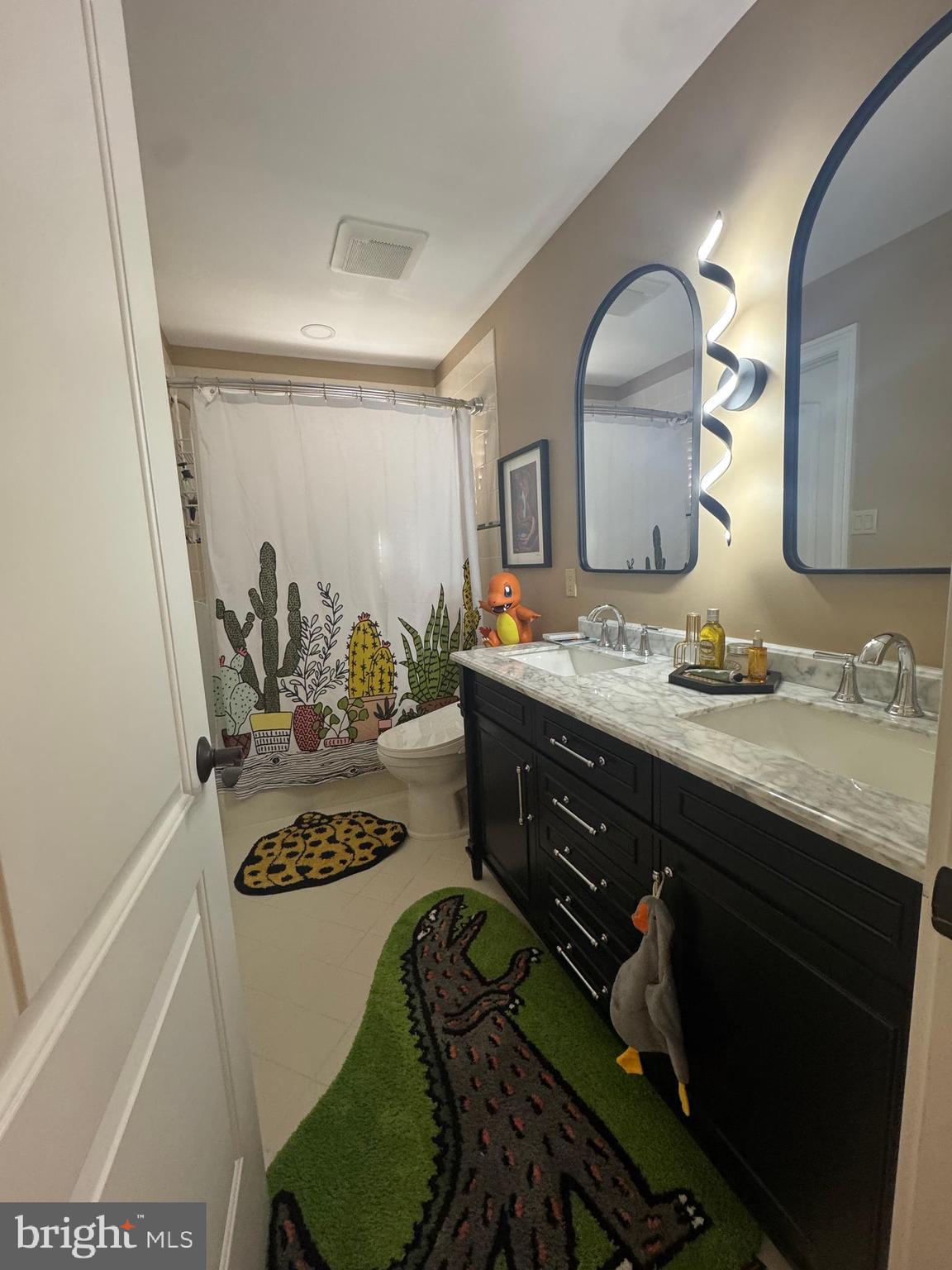 FOXCROFT OF BLUE B - Residential