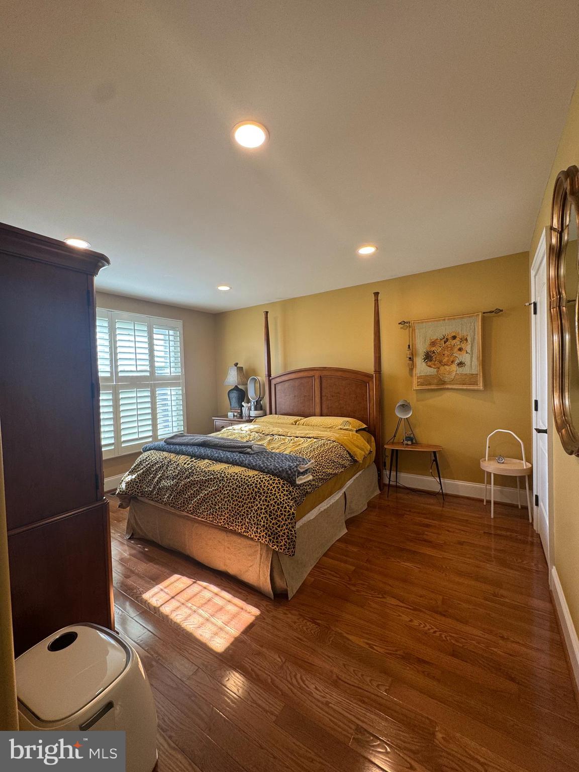 FOXCROFT OF BLUE B - Residential