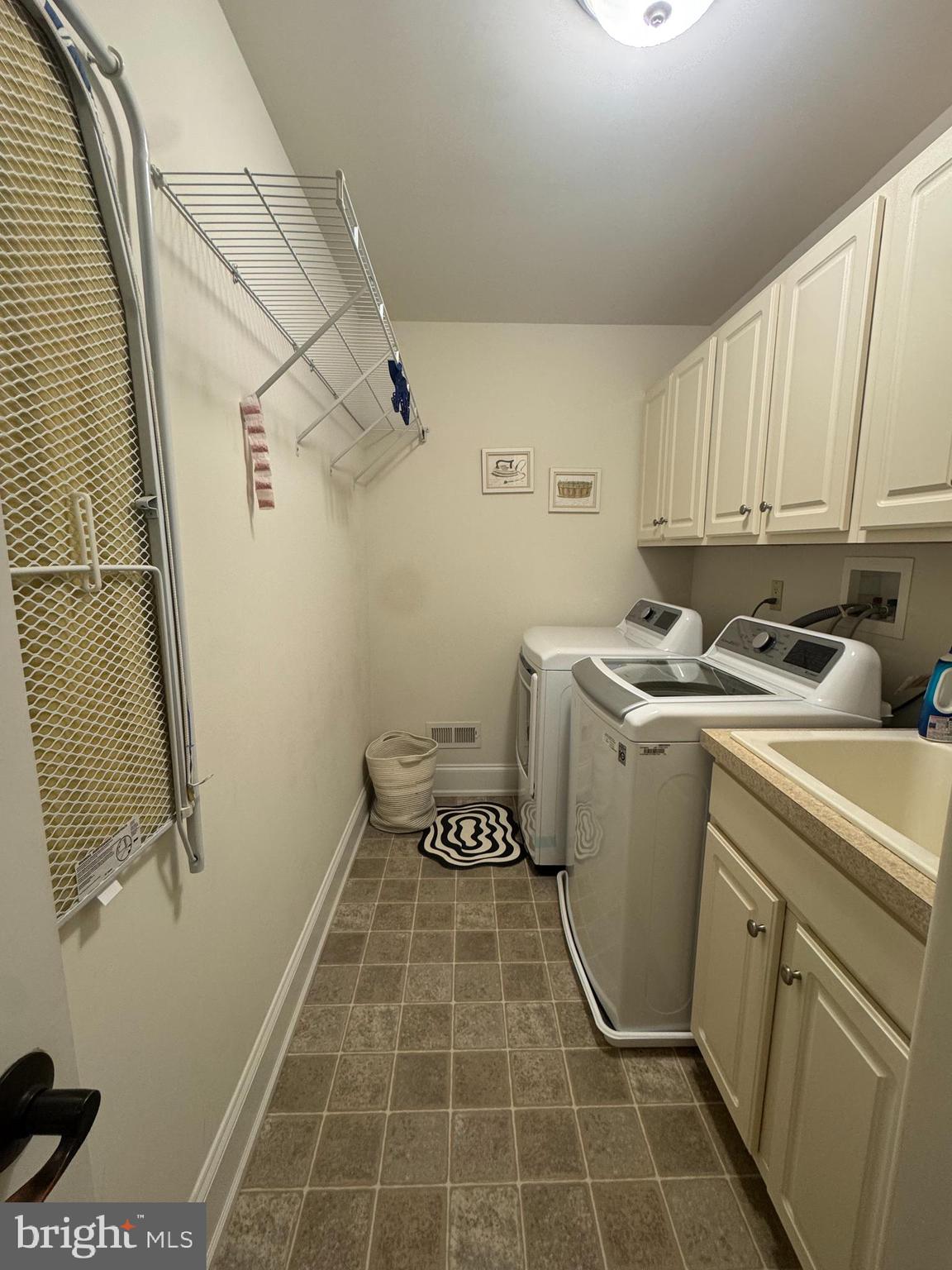 FOXCROFT OF BLUE B - Residential