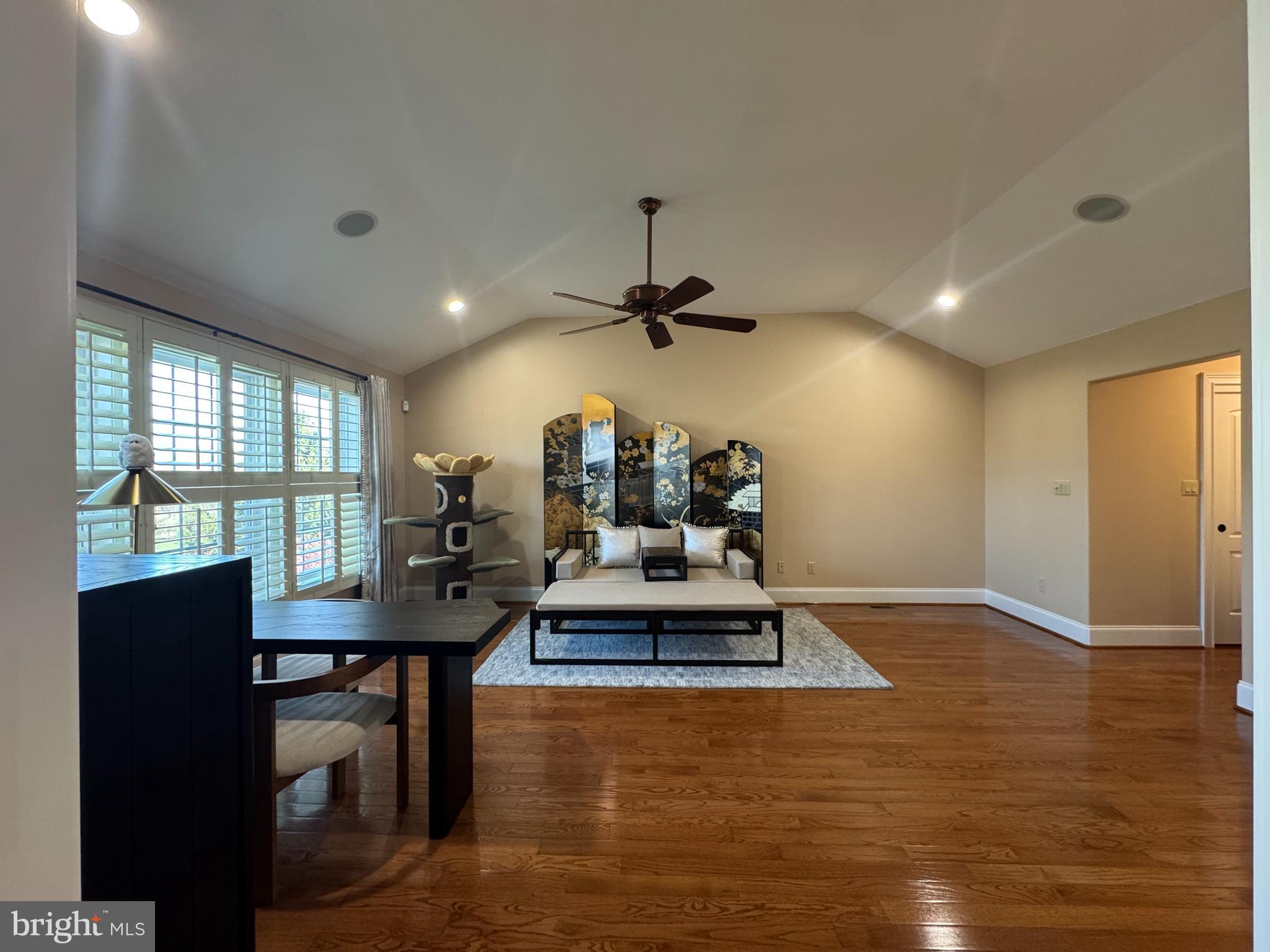 FOXCROFT OF BLUE B - Residential