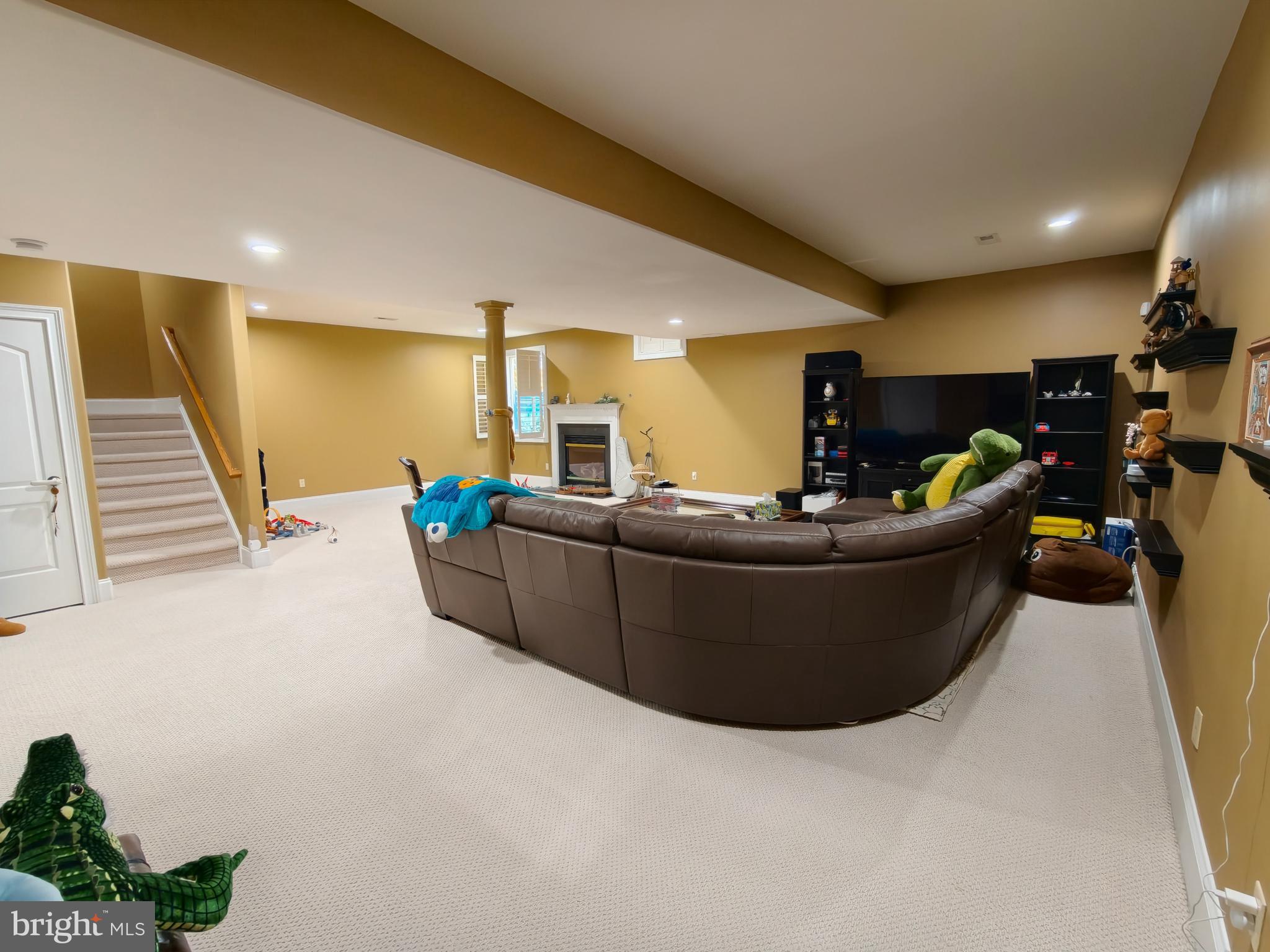 FOXCROFT OF BLUE B - Residential