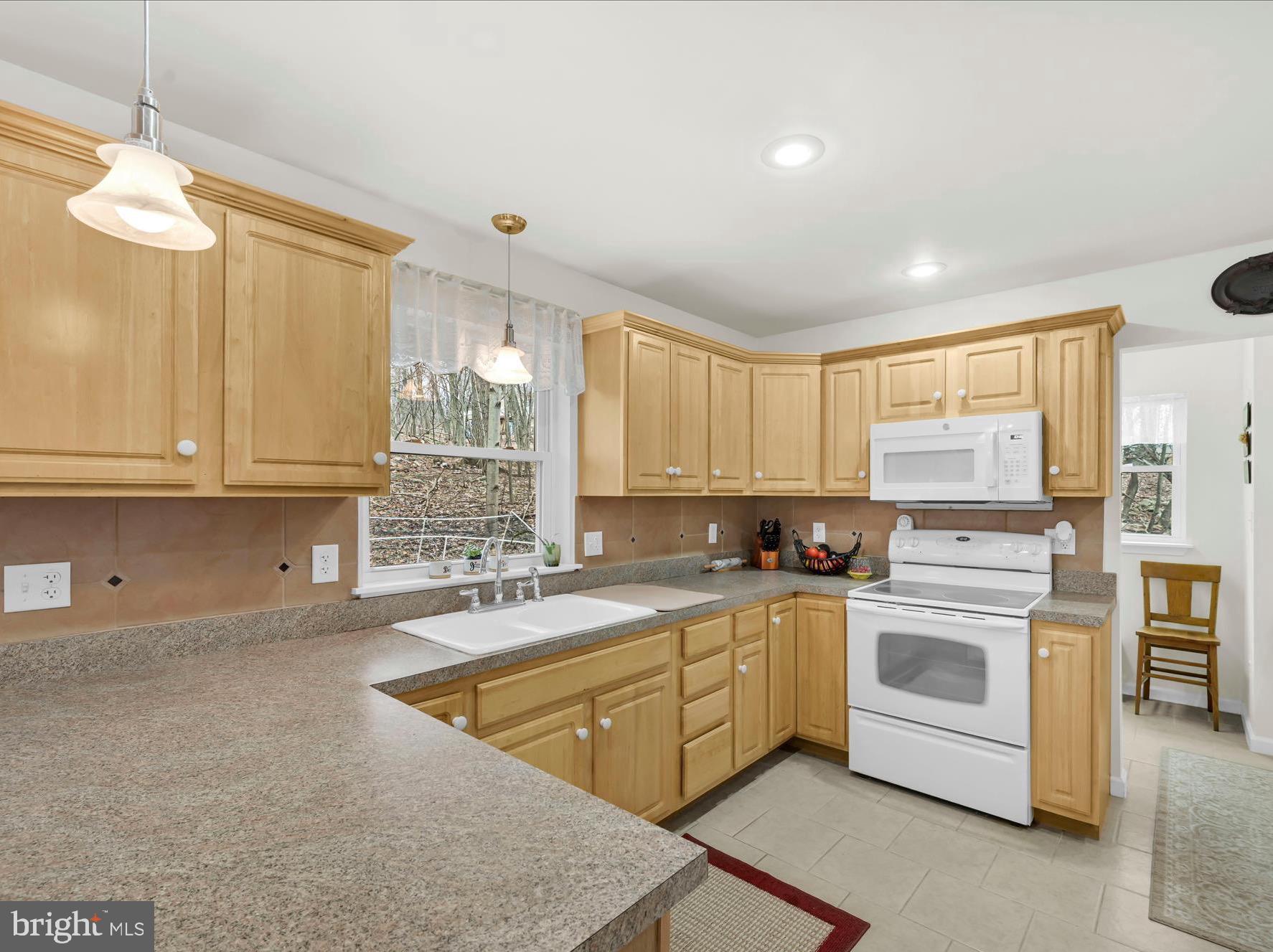 LAKE WYNONAH - Residential