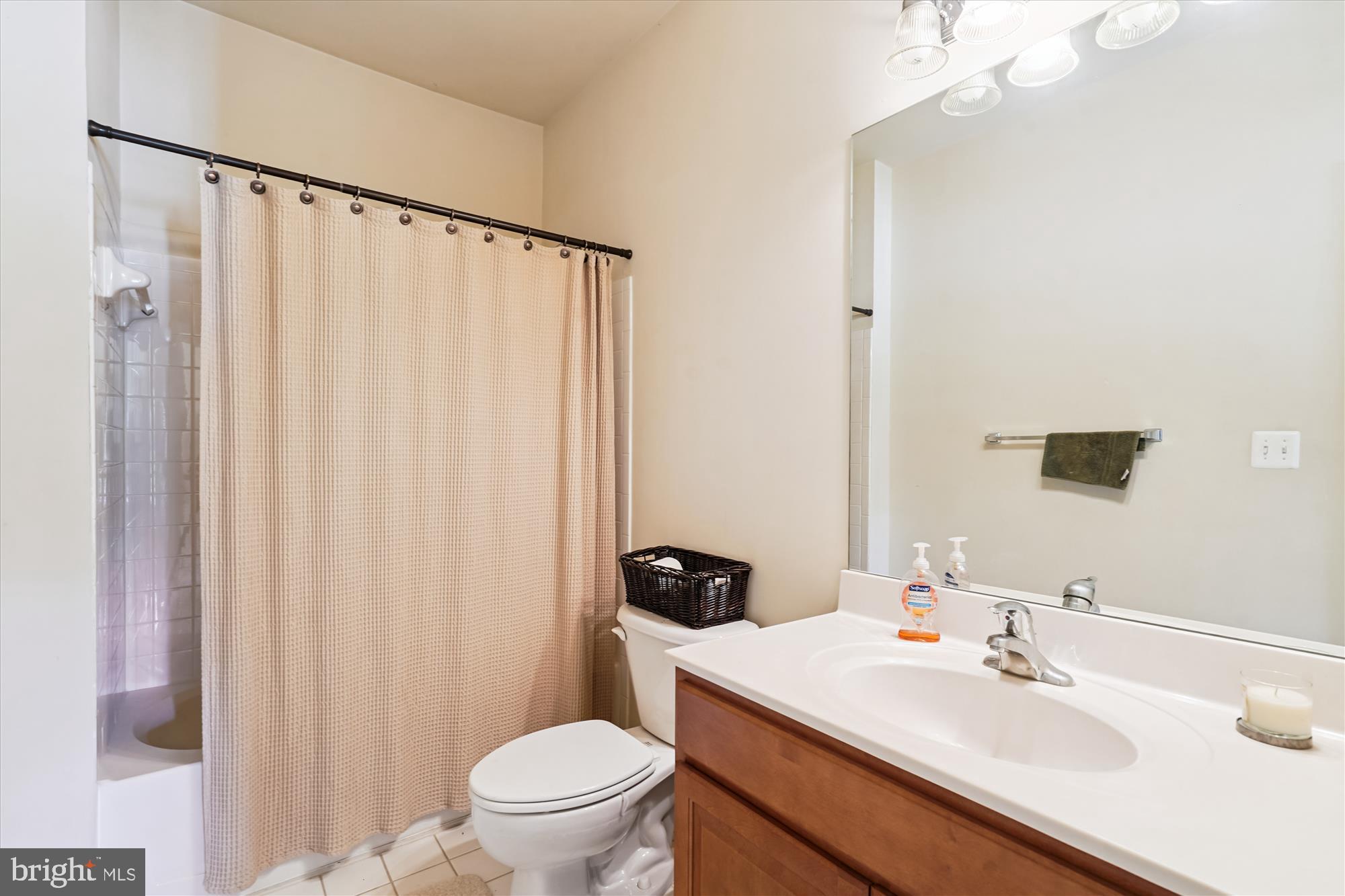 WESTHAMPTON - Residential