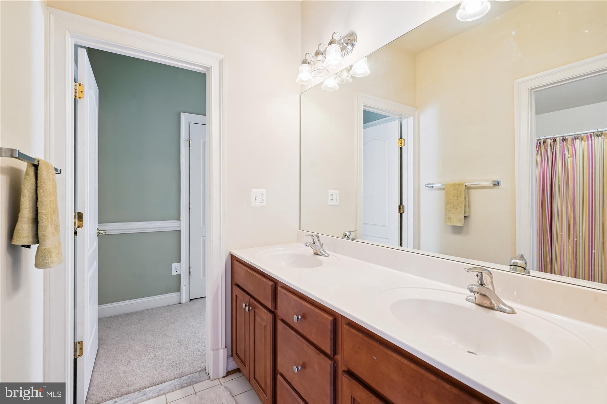 WESTHAMPTON - Residential