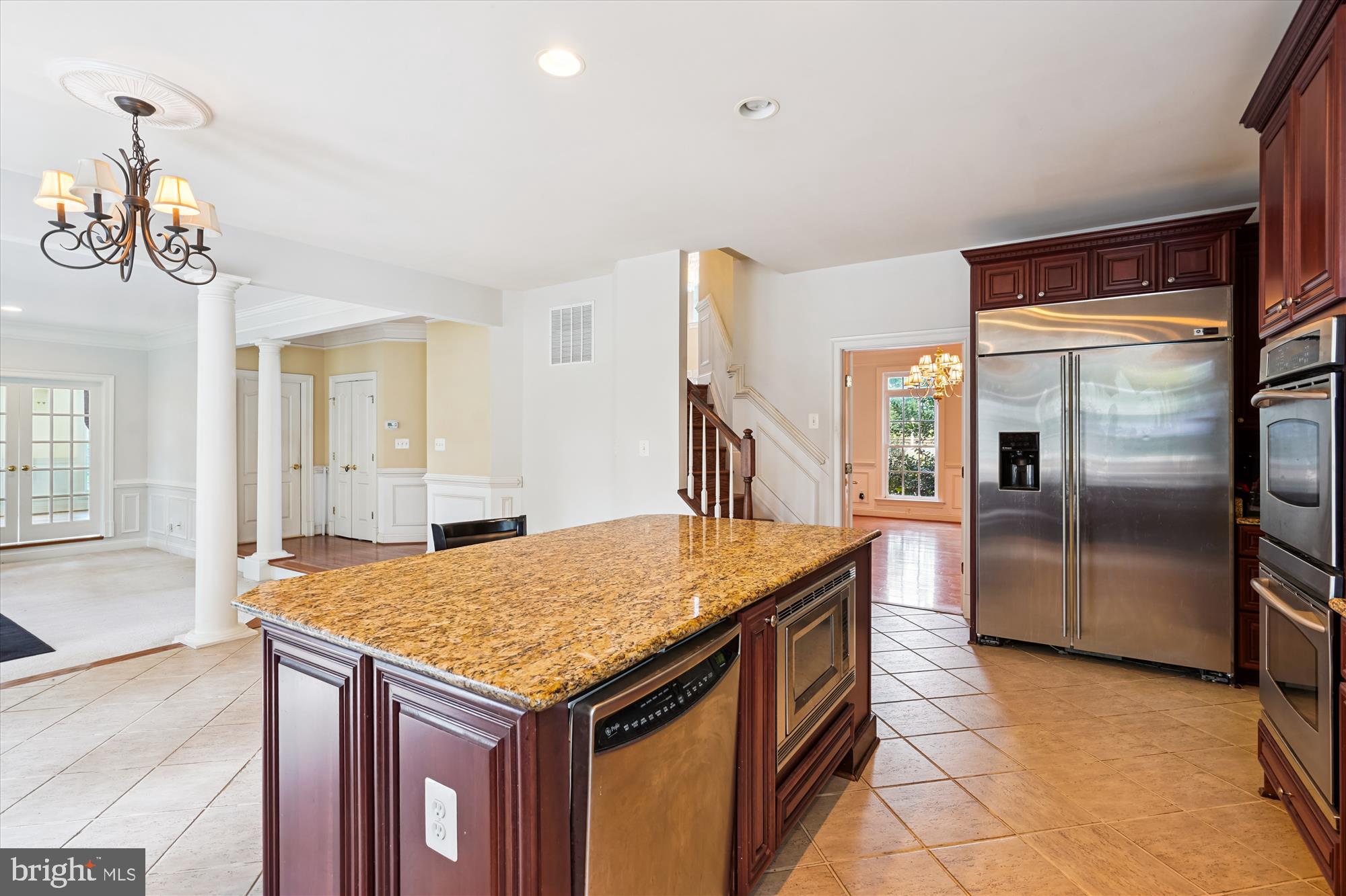 WESTHAMPTON - Residential