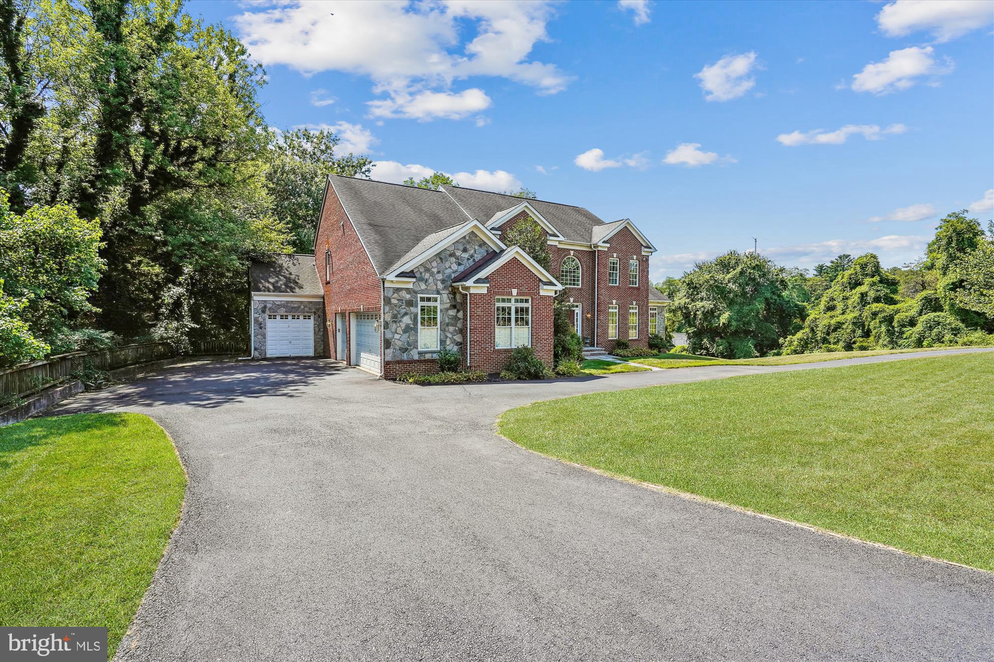 WESTHAMPTON - Residential