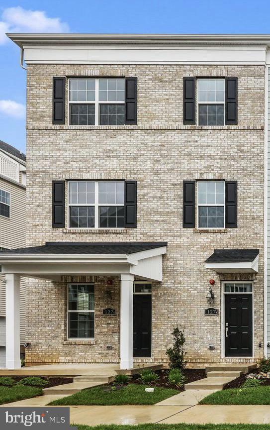 WATERSIDE - Residential Lease