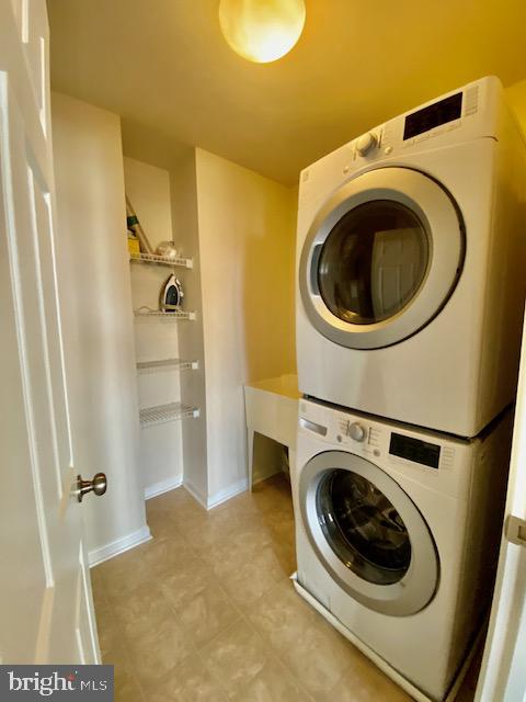 VILLAGES OF URBANA - Residential Lease