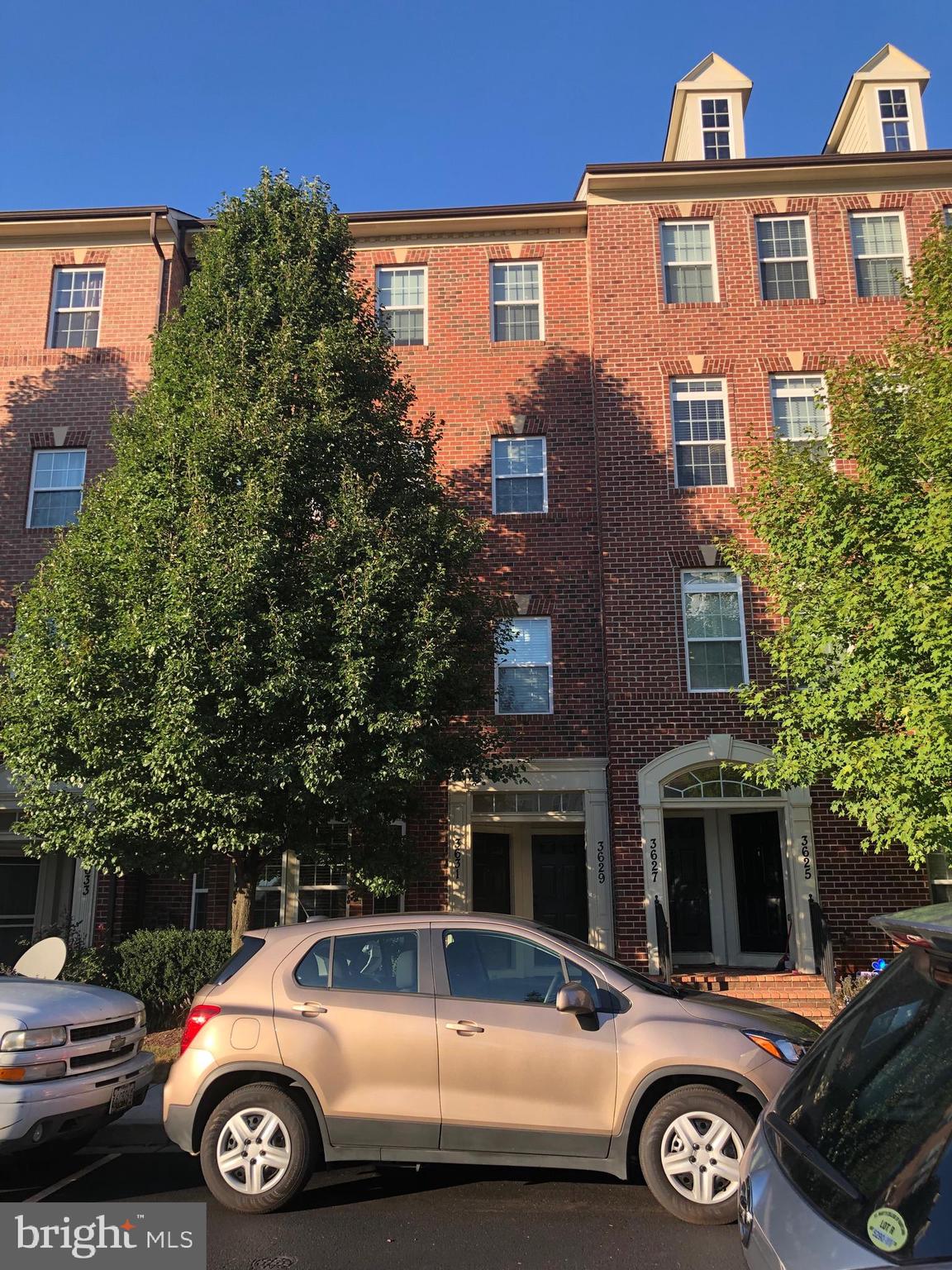 VILLAGES OF URBANA - Residential Lease