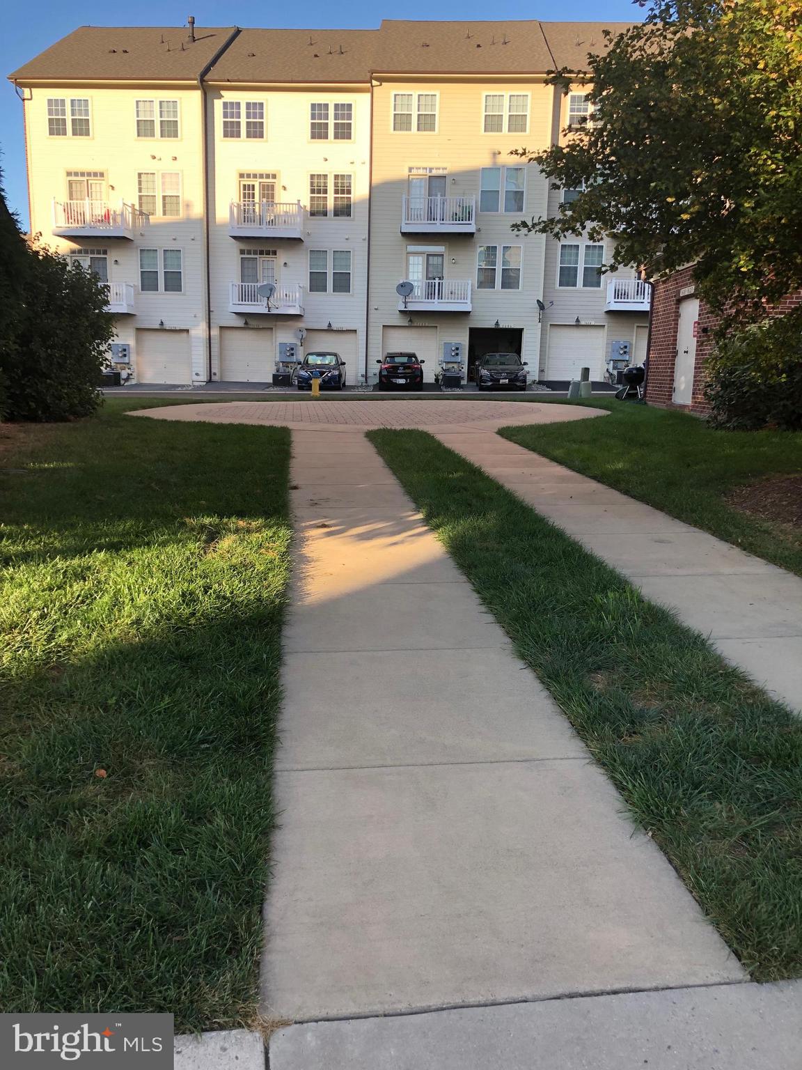 VILLAGES OF URBANA - Residential Lease