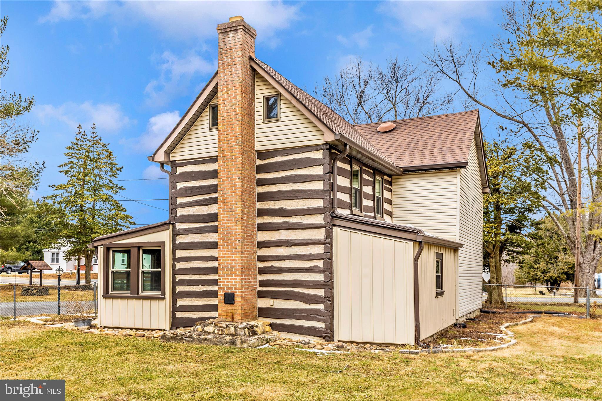 MOUNTAINDALE - Residential