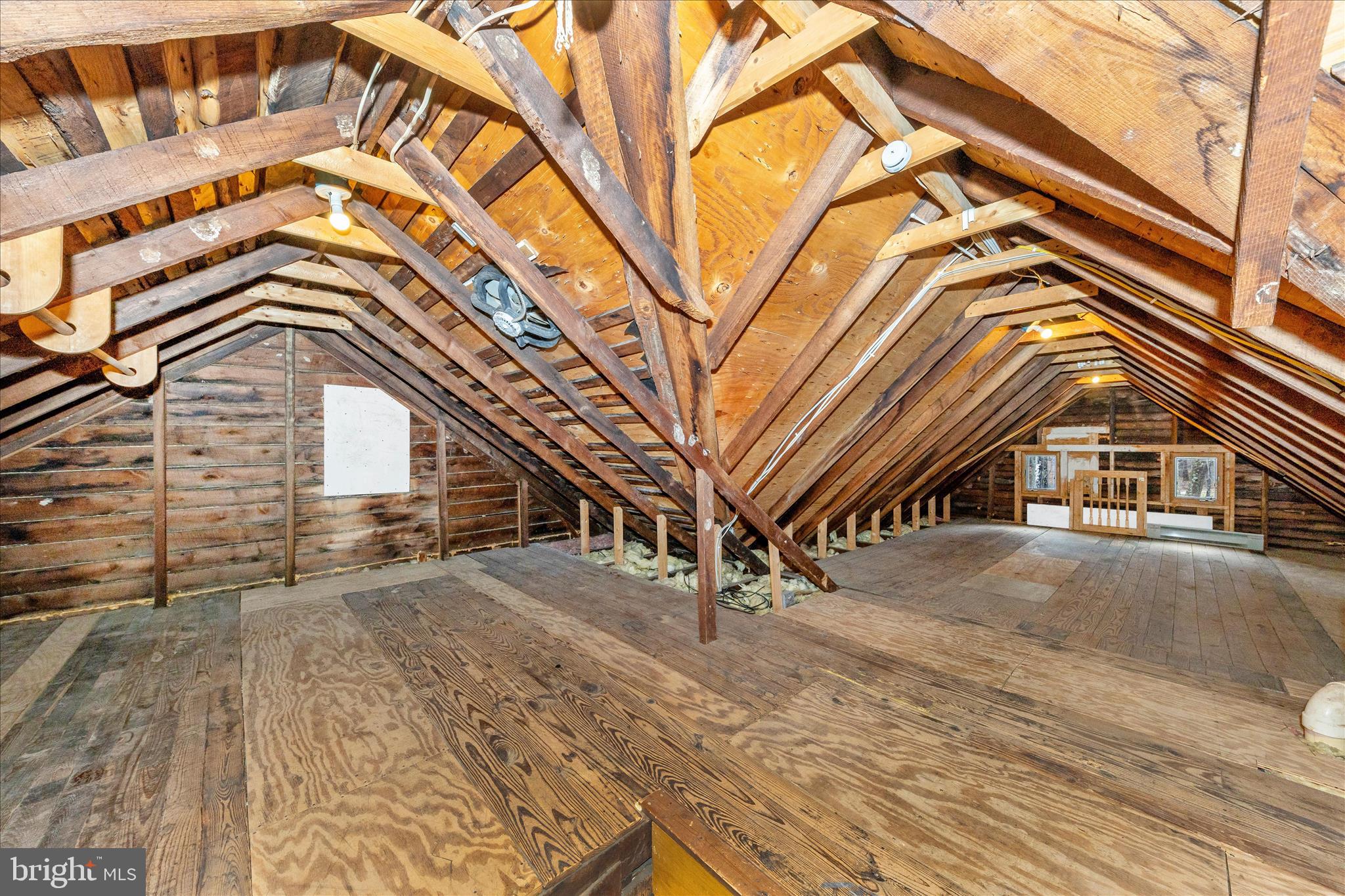 MOUNTAINDALE - Residential