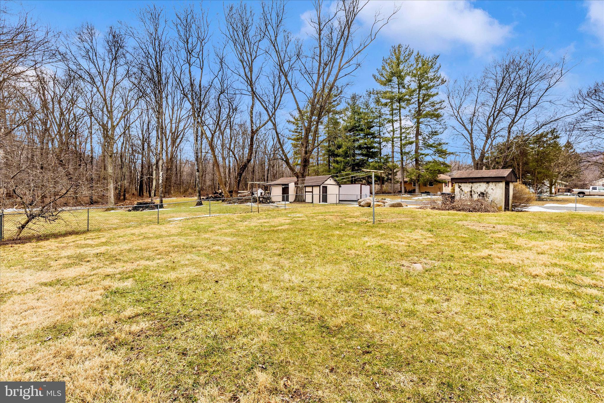 MOUNTAINDALE - Residential