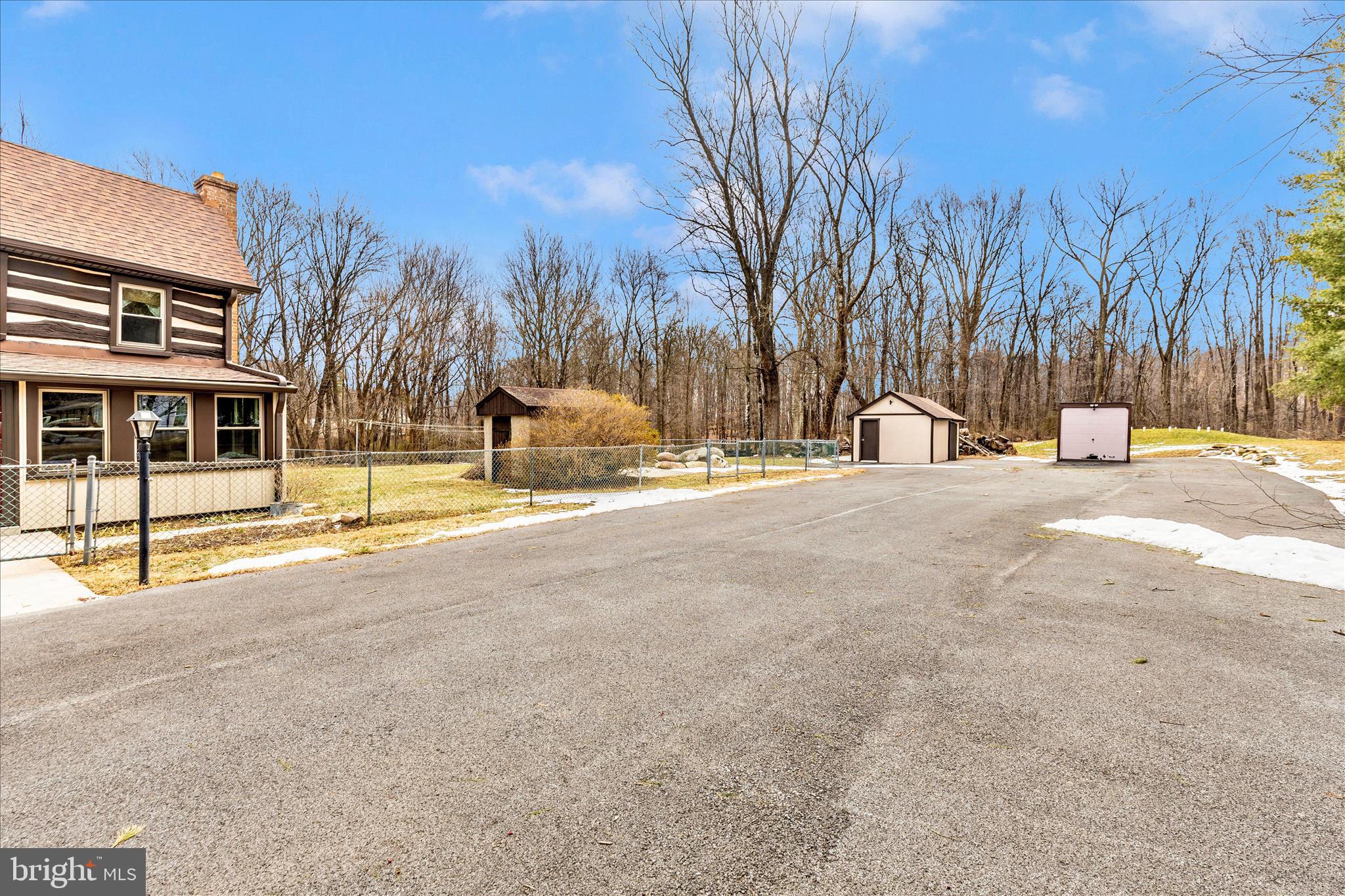 MOUNTAINDALE - Residential