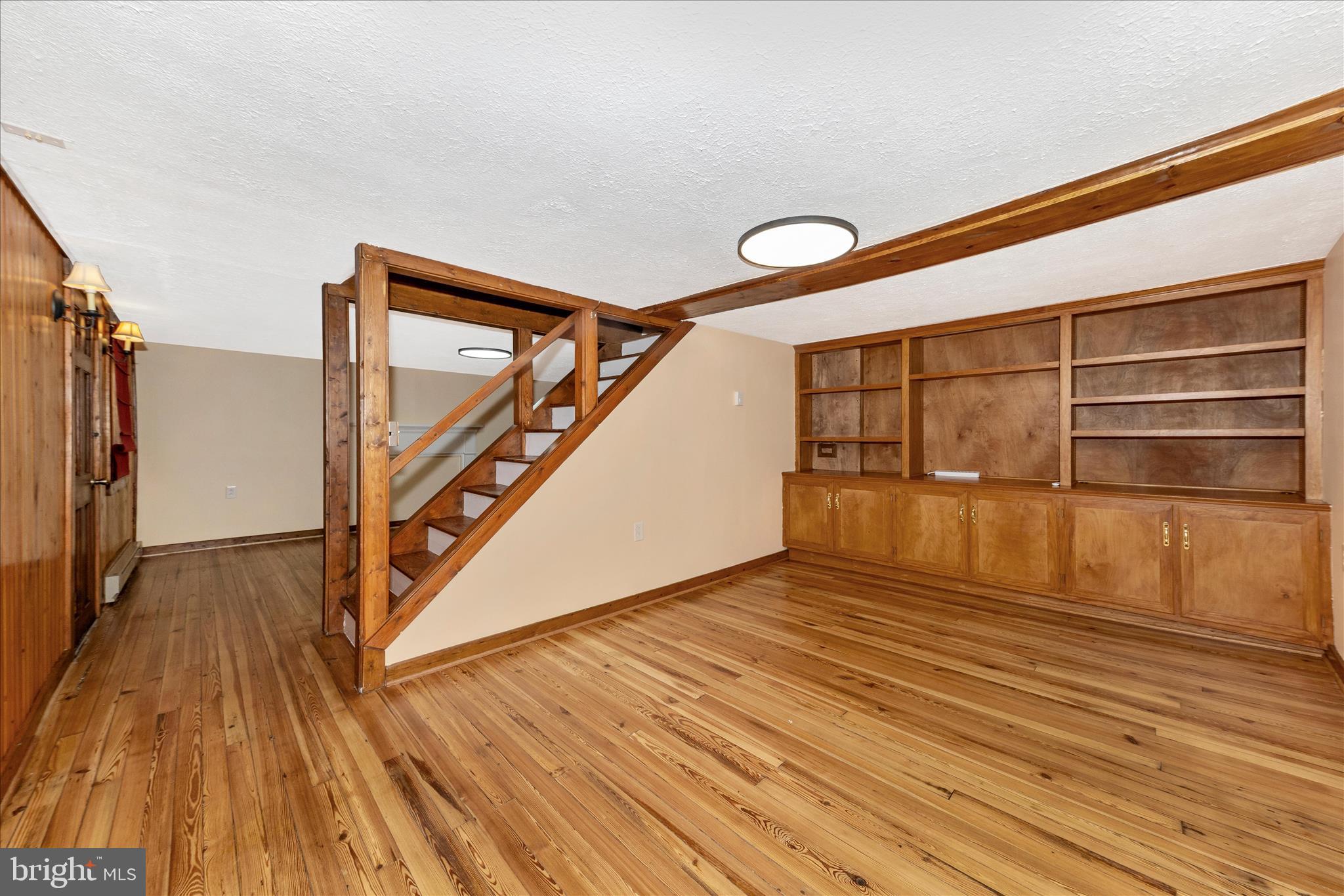 MOUNTAINDALE - Residential