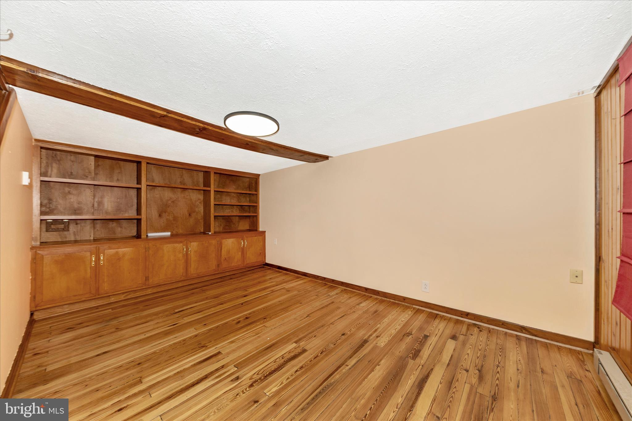 MOUNTAINDALE - Residential