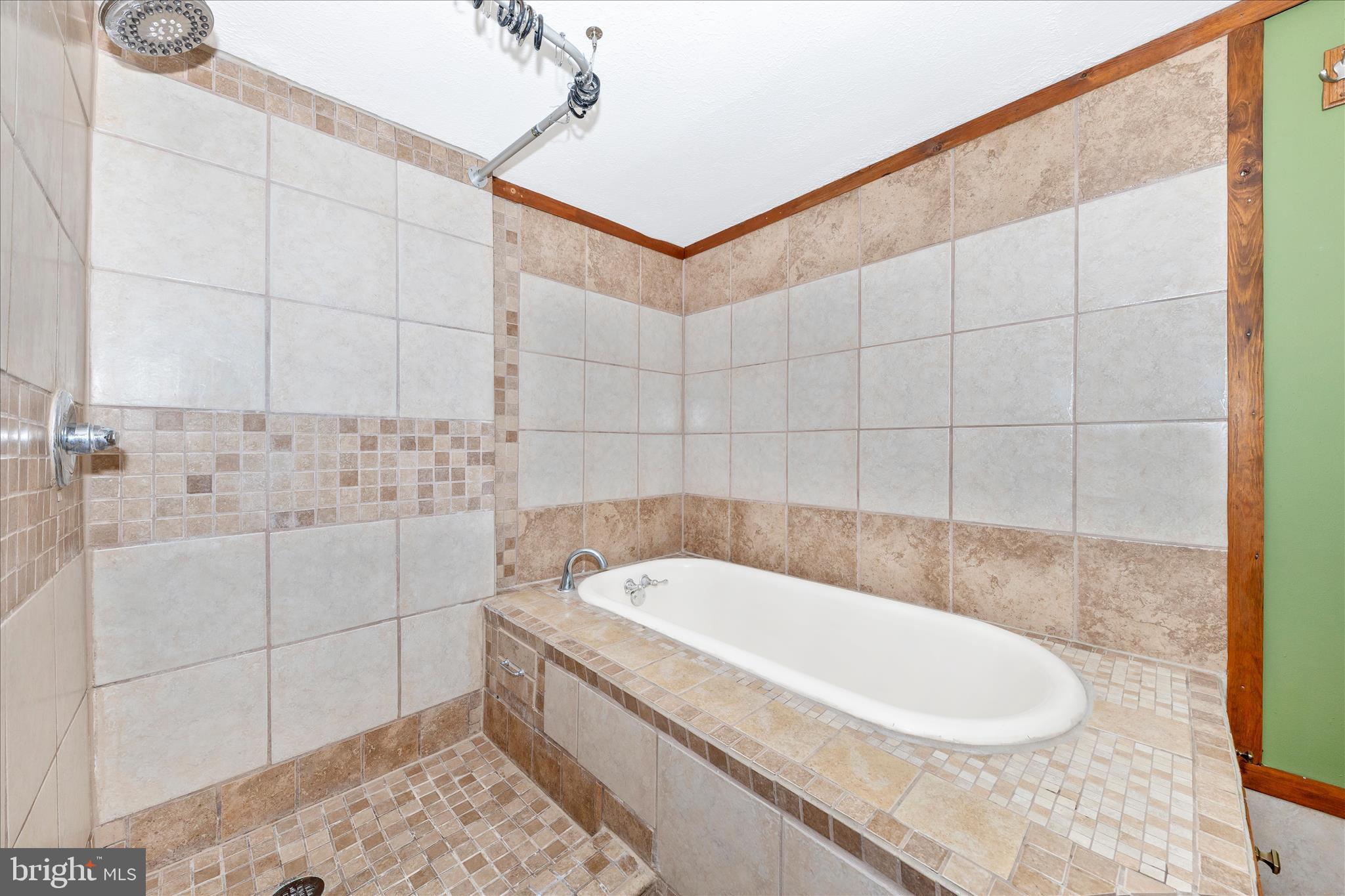 MOUNTAINDALE - Residential