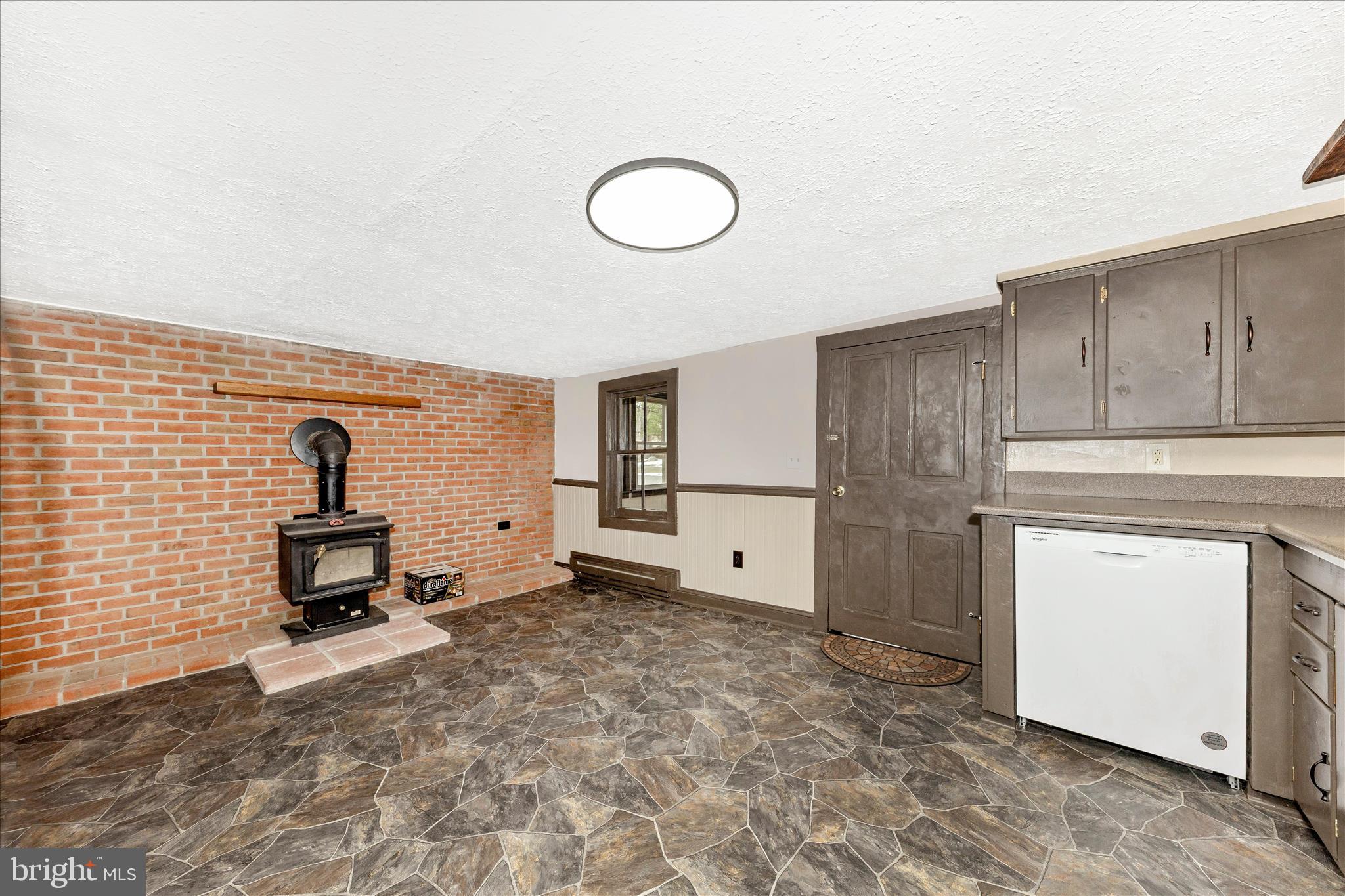 MOUNTAINDALE - Residential