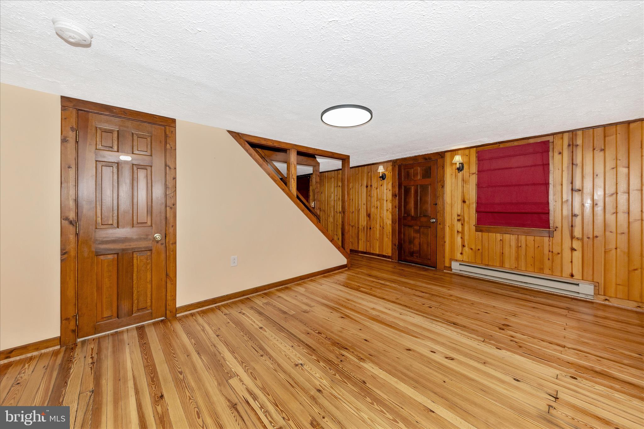 MOUNTAINDALE - Residential