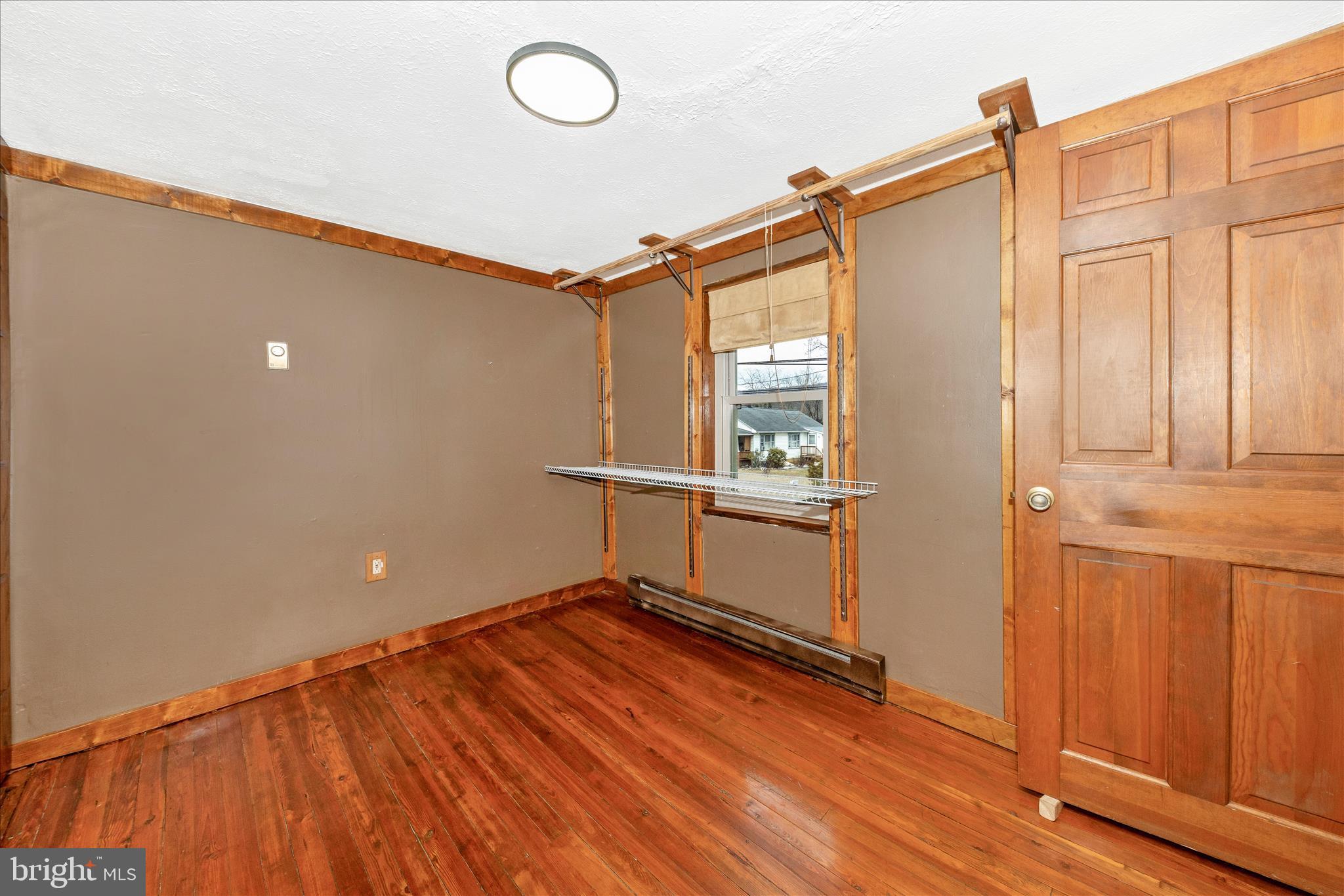 MOUNTAINDALE - Residential