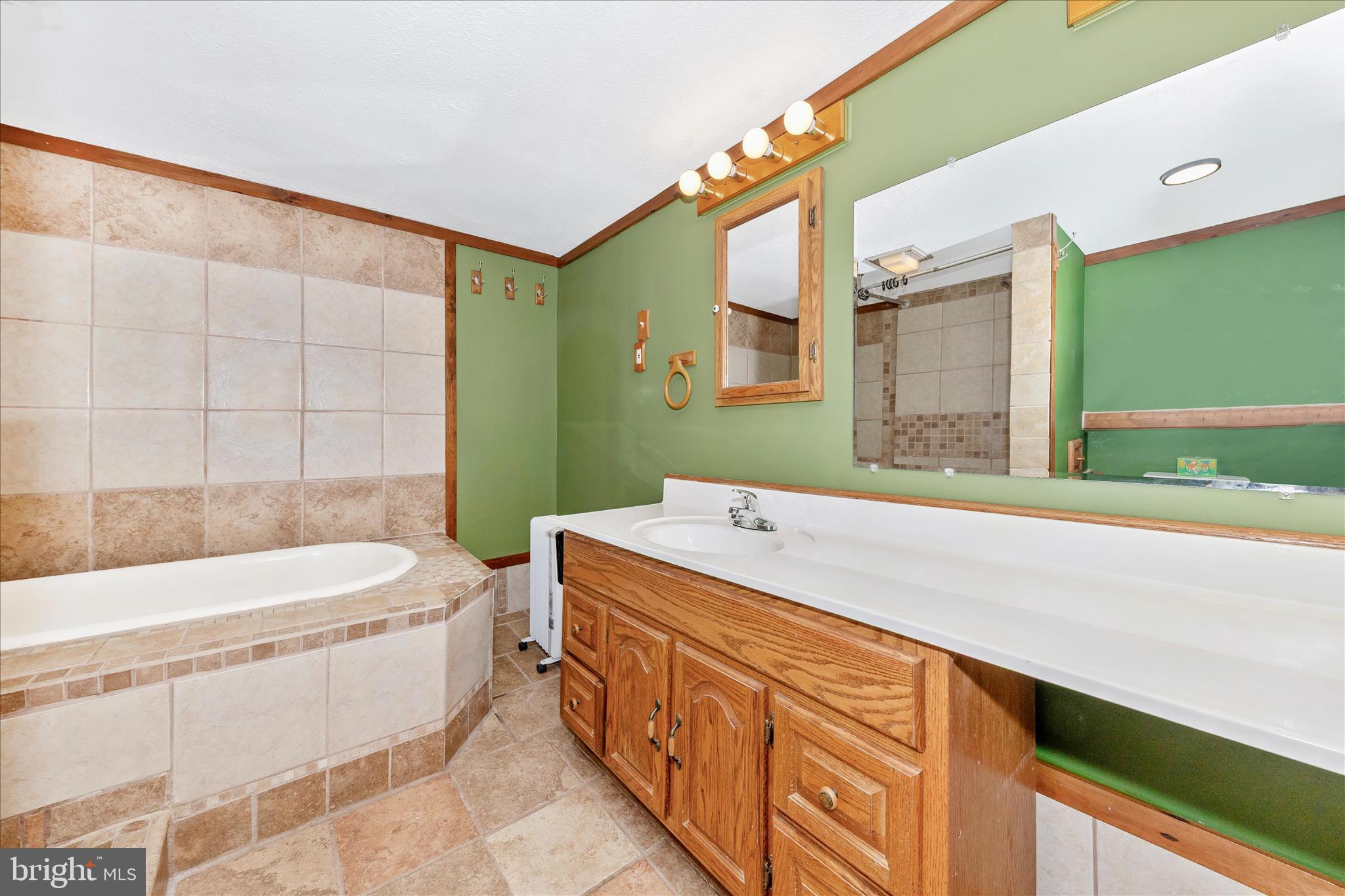 MOUNTAINDALE - Residential