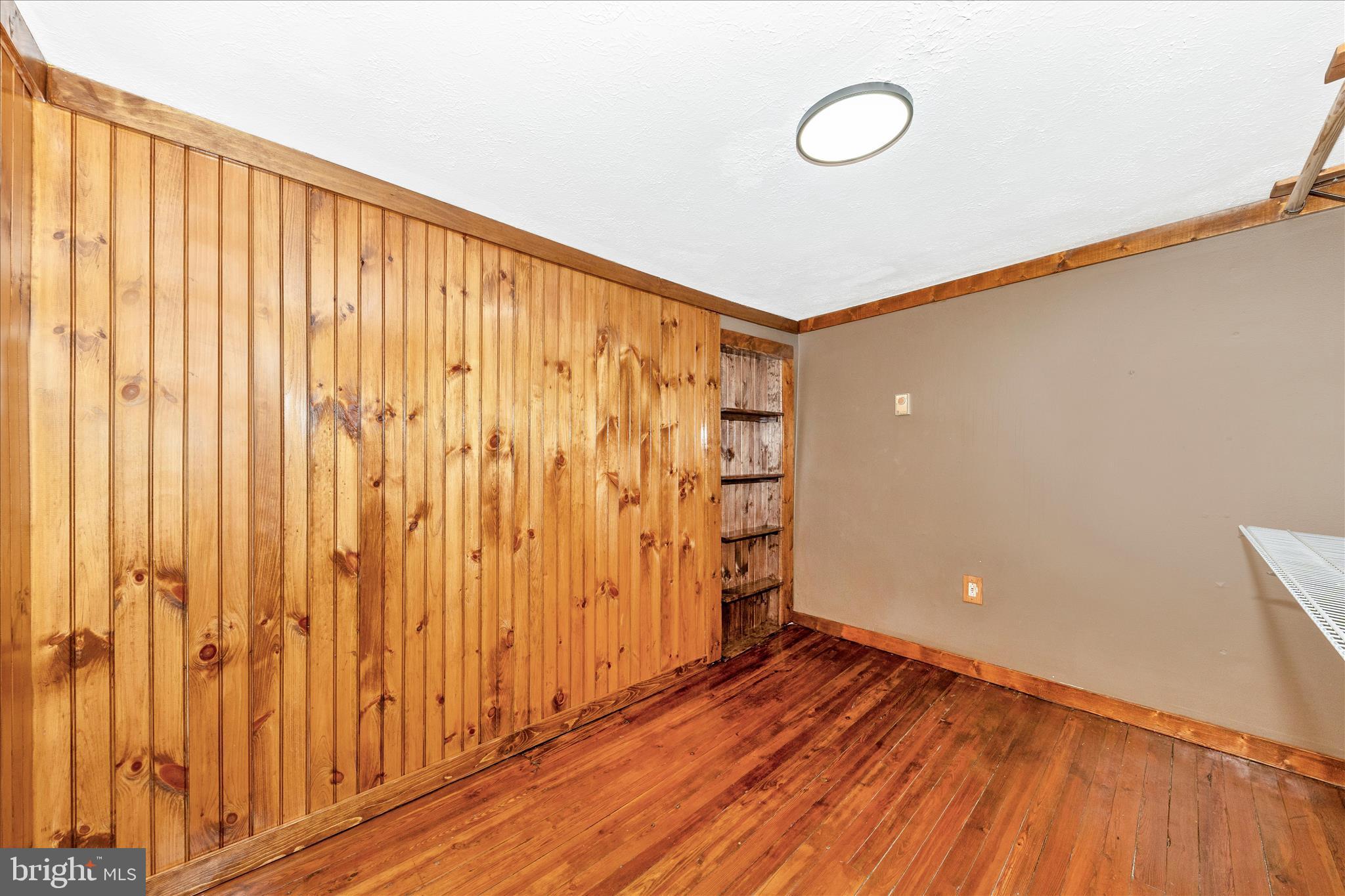 MOUNTAINDALE - Residential