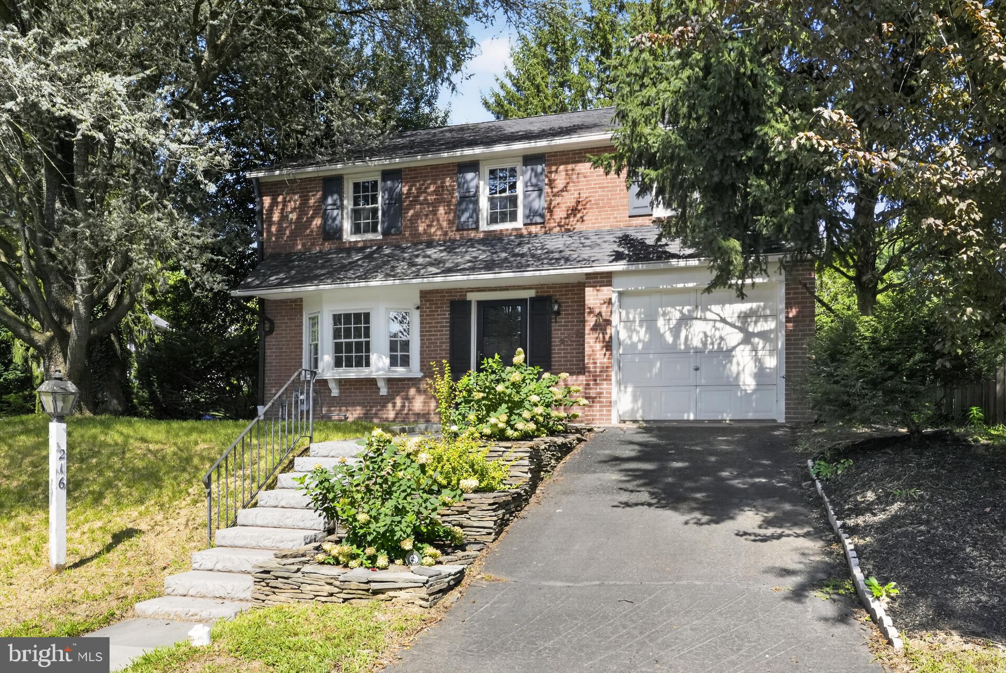 216 HURON AVENUE
