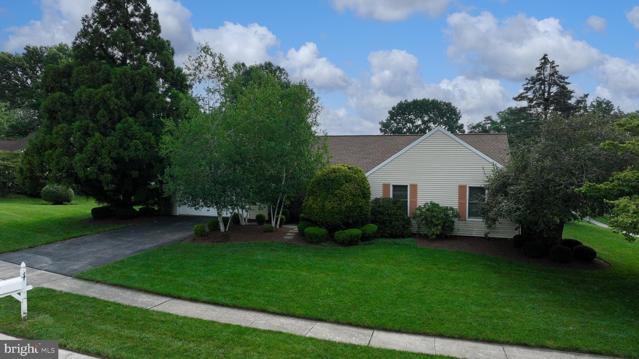 47 BUCKINGHAM DRIVE