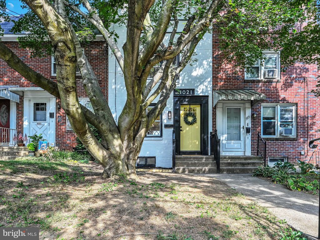 Photo of 1021 Saint Joseph Street, Lancaster, PA 17603 (MLS # PALA2053912)