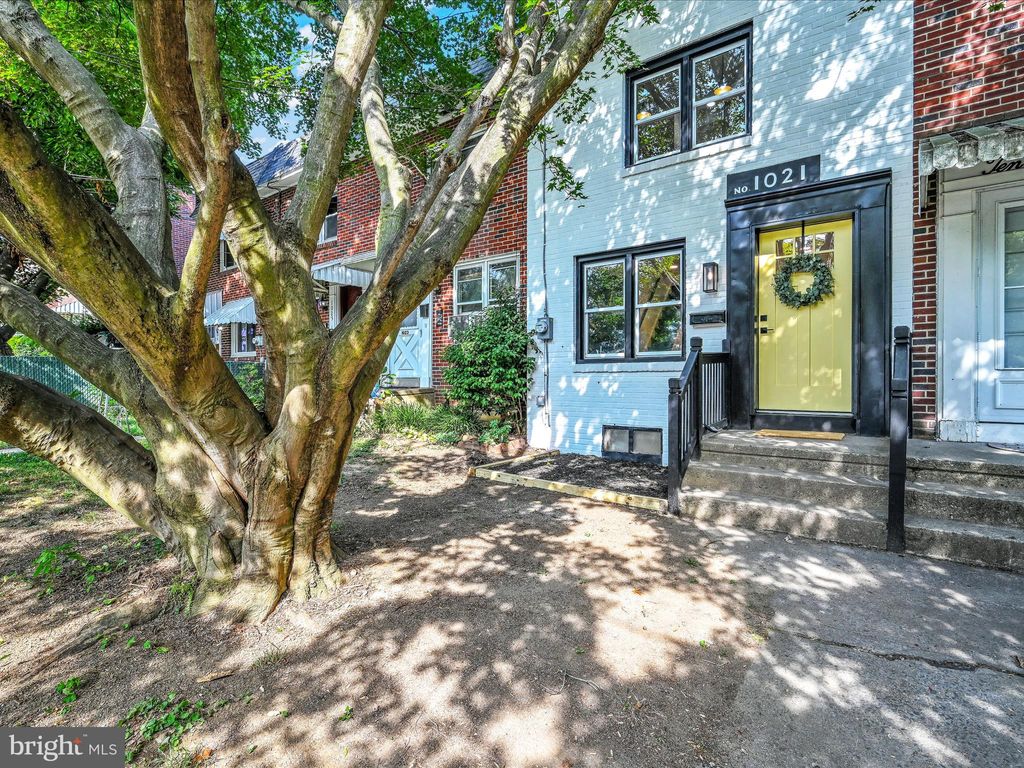 Photo of 1021 Saint Joseph Street, Lancaster, PA 17603 (MLS # PALA2053912)