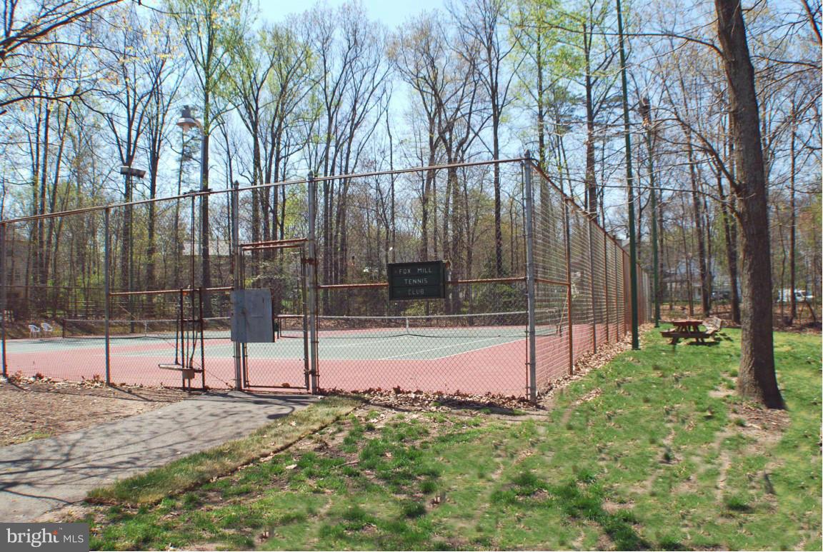 FOX MILL ESTATES - Residential