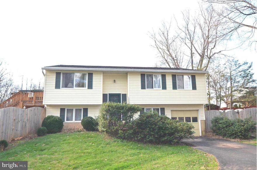 Investor potential - possible 100,000 instant equity. We have great things already  that are newer - roof, siding, driveway, fence, deck, furnace and AC(15). Cosmetic help - kitchen, carpet, paint and bathrooms. On a long driveway with a dynamite fenced back yard backing to acres of parkland. 3 m to Silverline Metro - great location. Back yard has plenty of room for vegetable garden. Lots of sun!