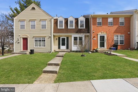 Photo of 1077 Copperstone Court, ROCKVILLE, MD 20852 (MLS # MDMC2218392)
