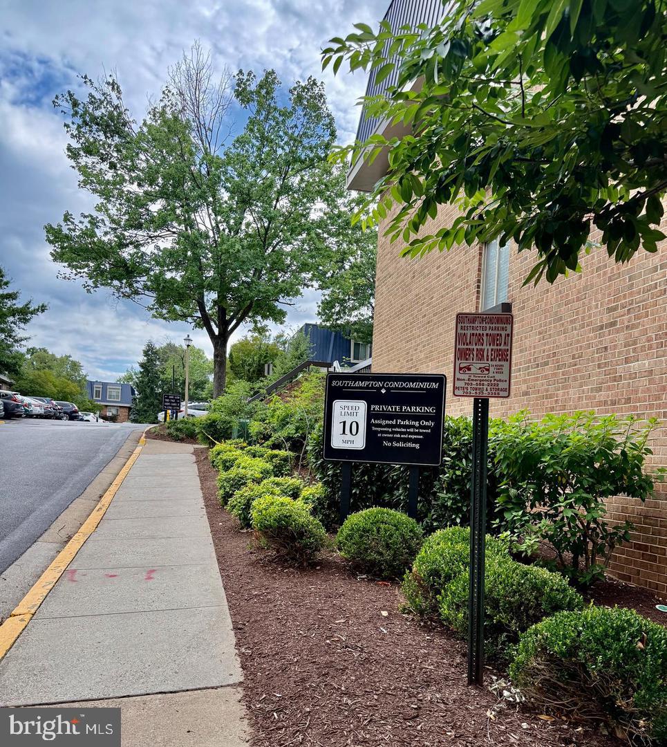 1605 S HAYES STREET 1