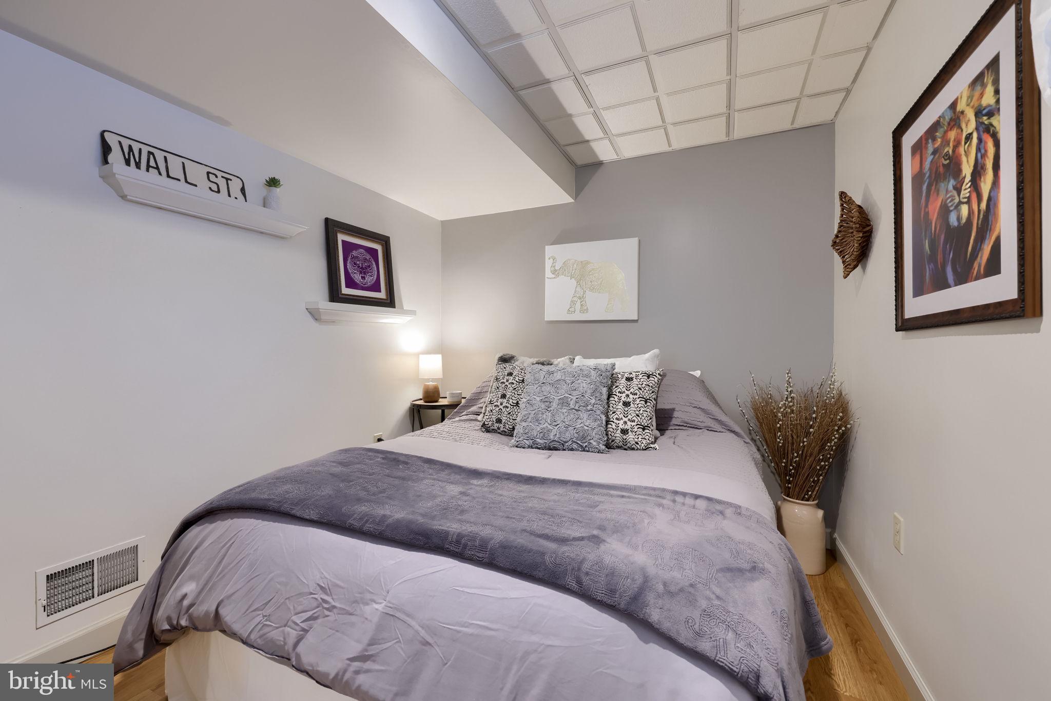 WOODS EDGE - Residential