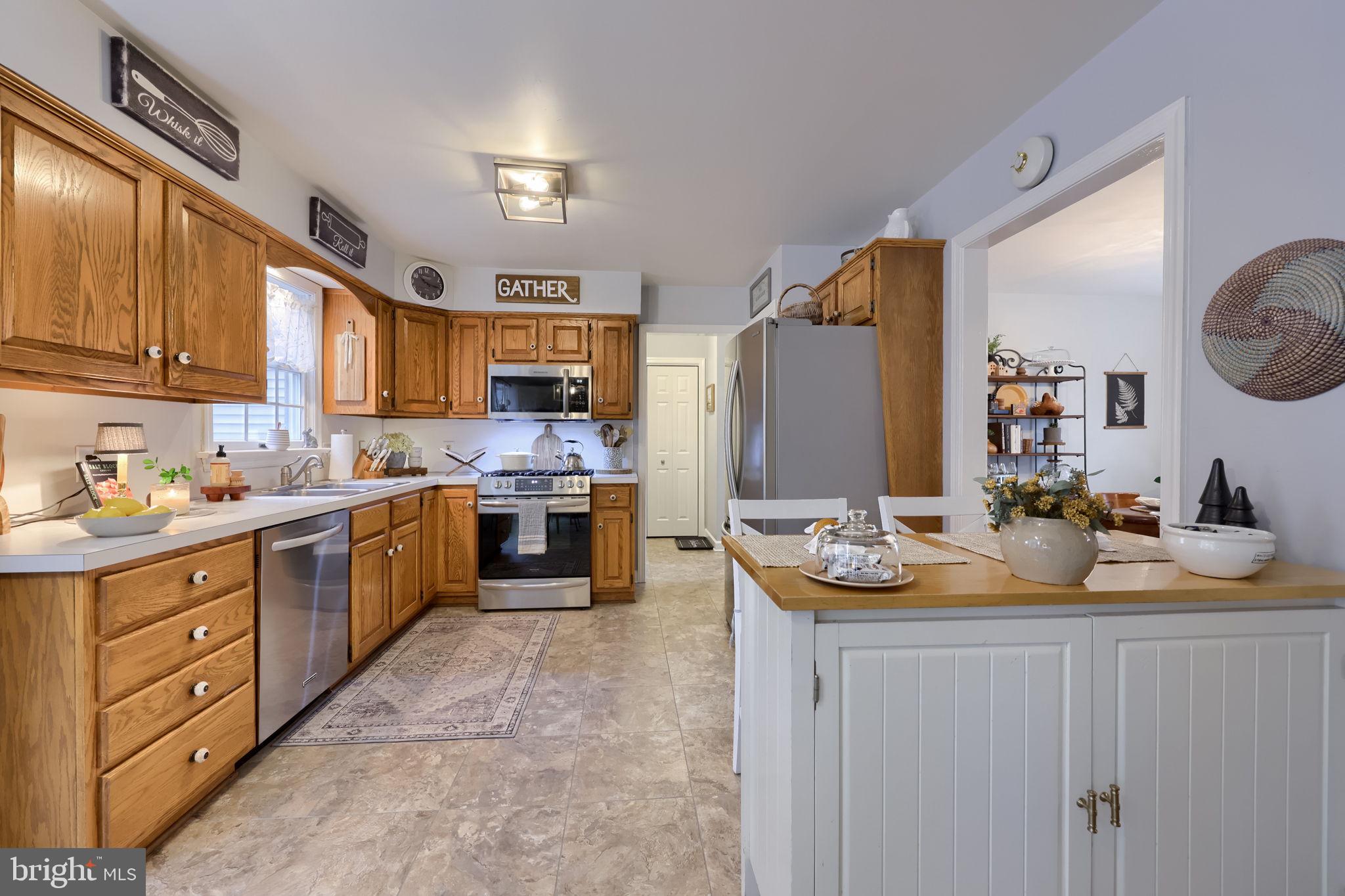 WOODS EDGE - Residential