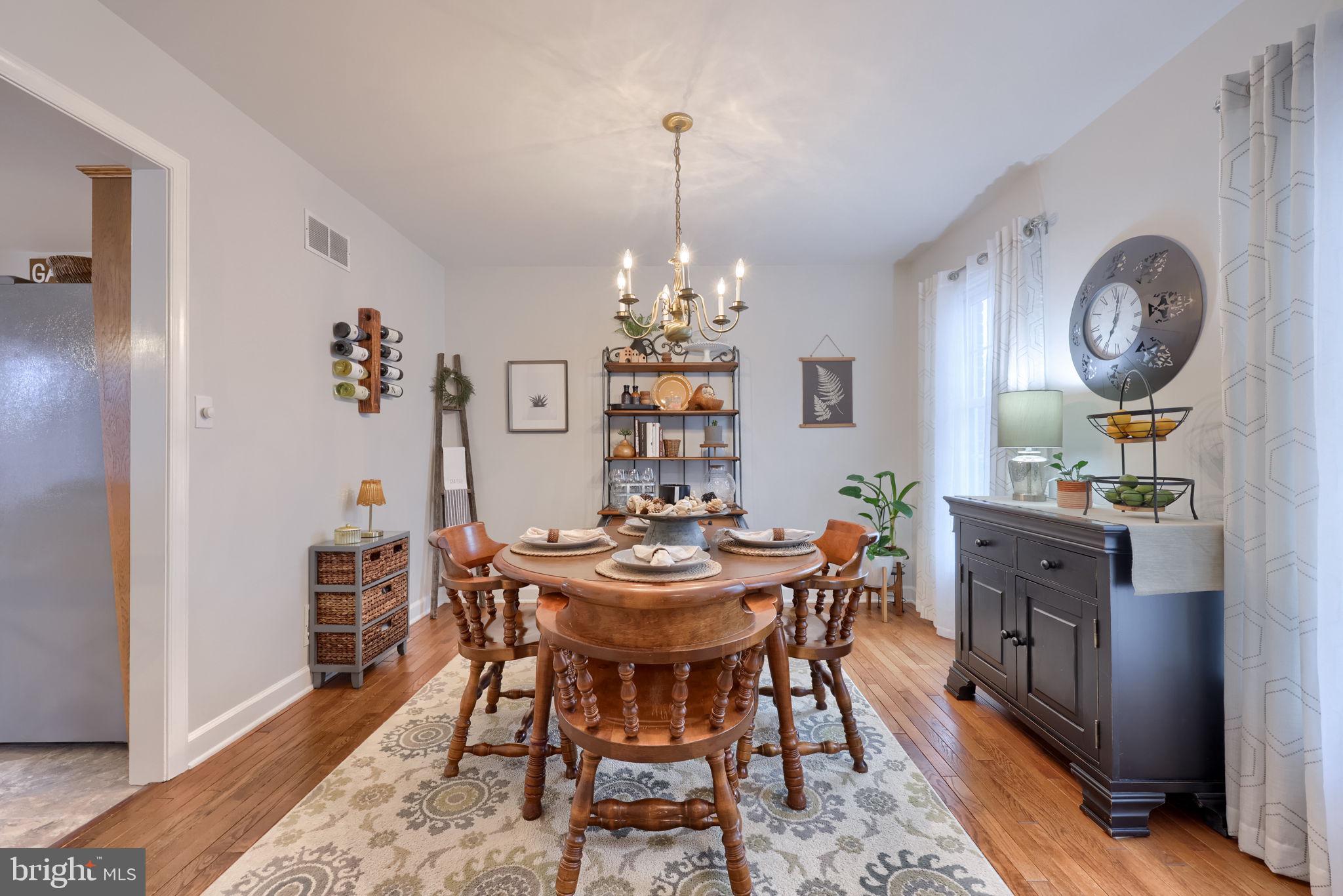 WOODS EDGE - Residential