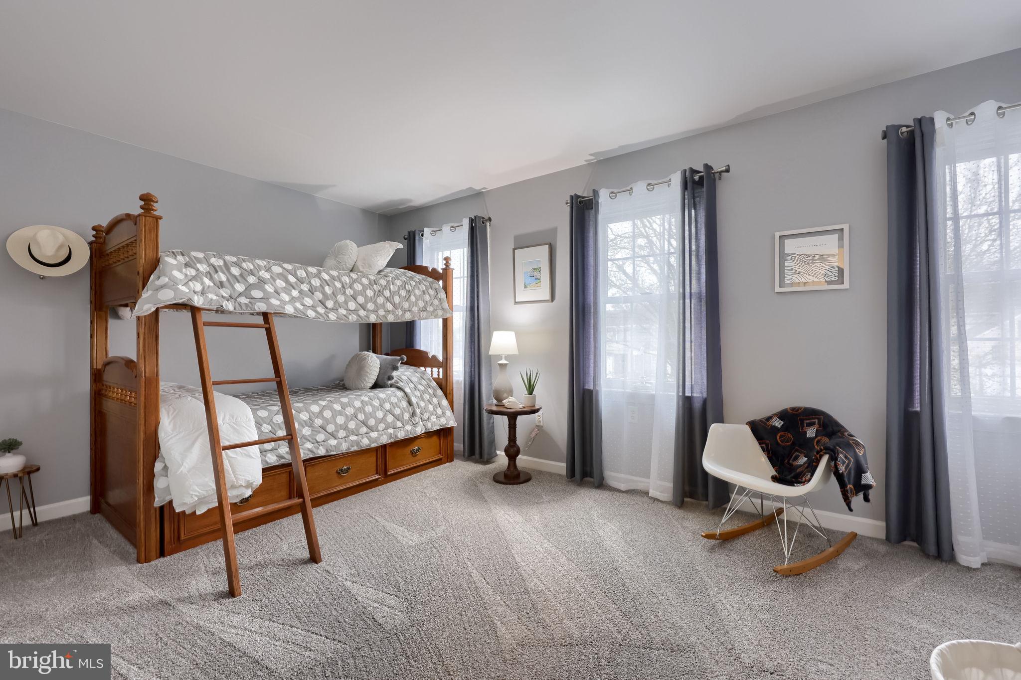 WOODS EDGE - Residential