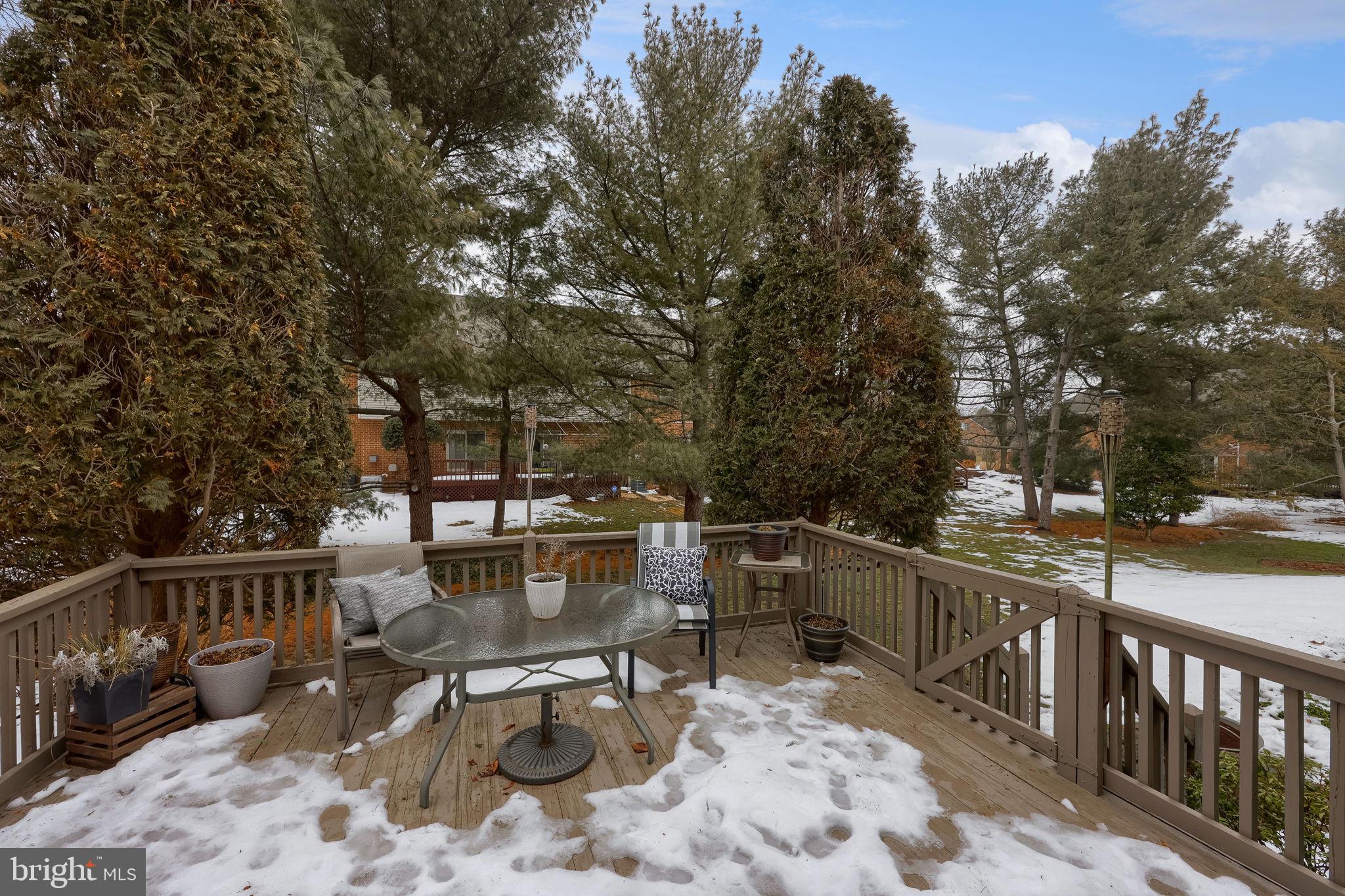 WOODS EDGE - Residential