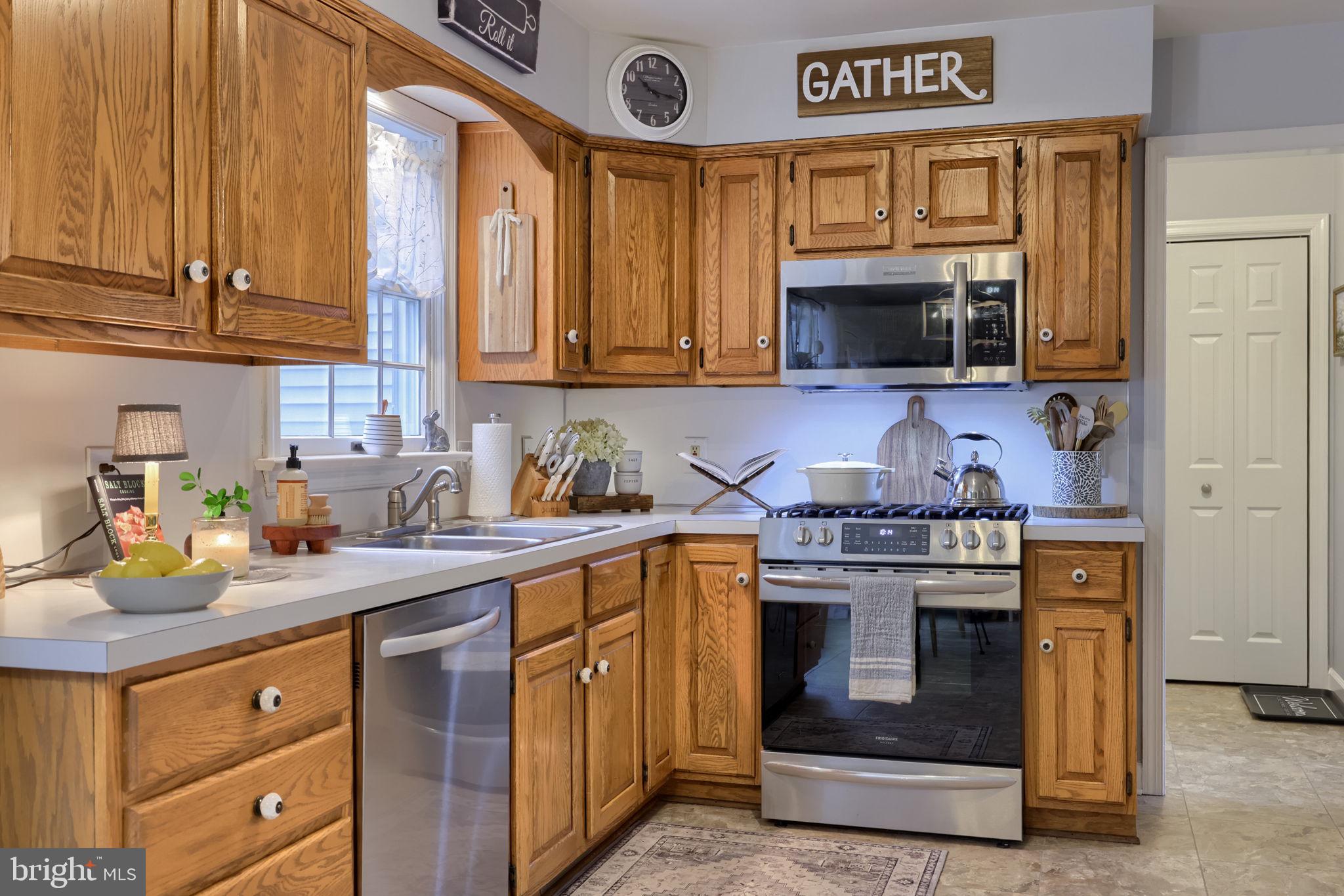 WOODS EDGE - Residential