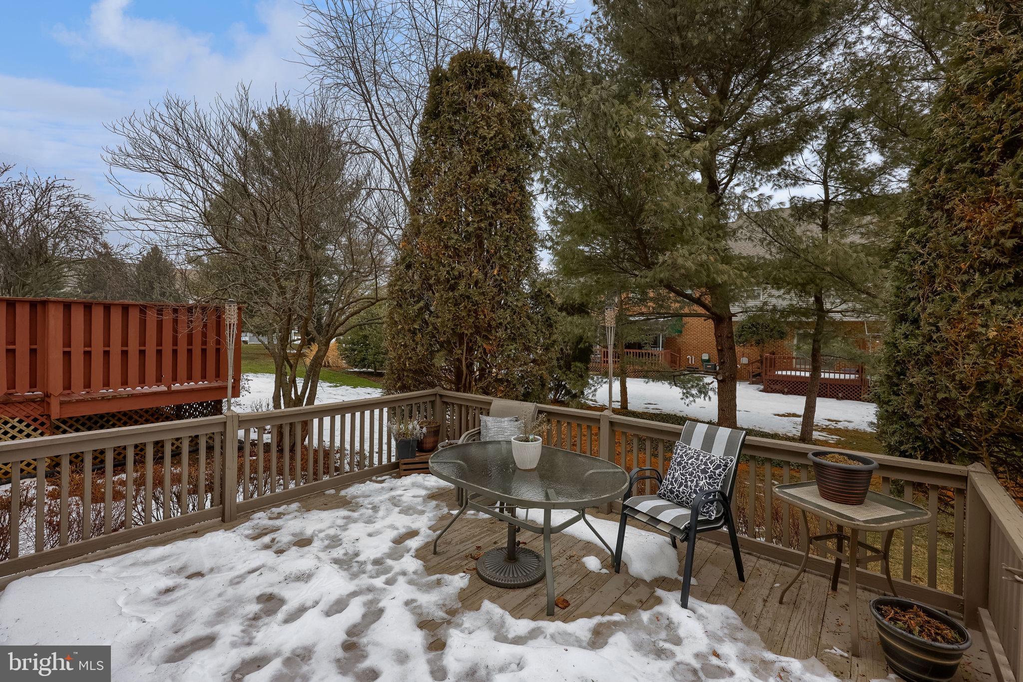 WOODS EDGE - Residential