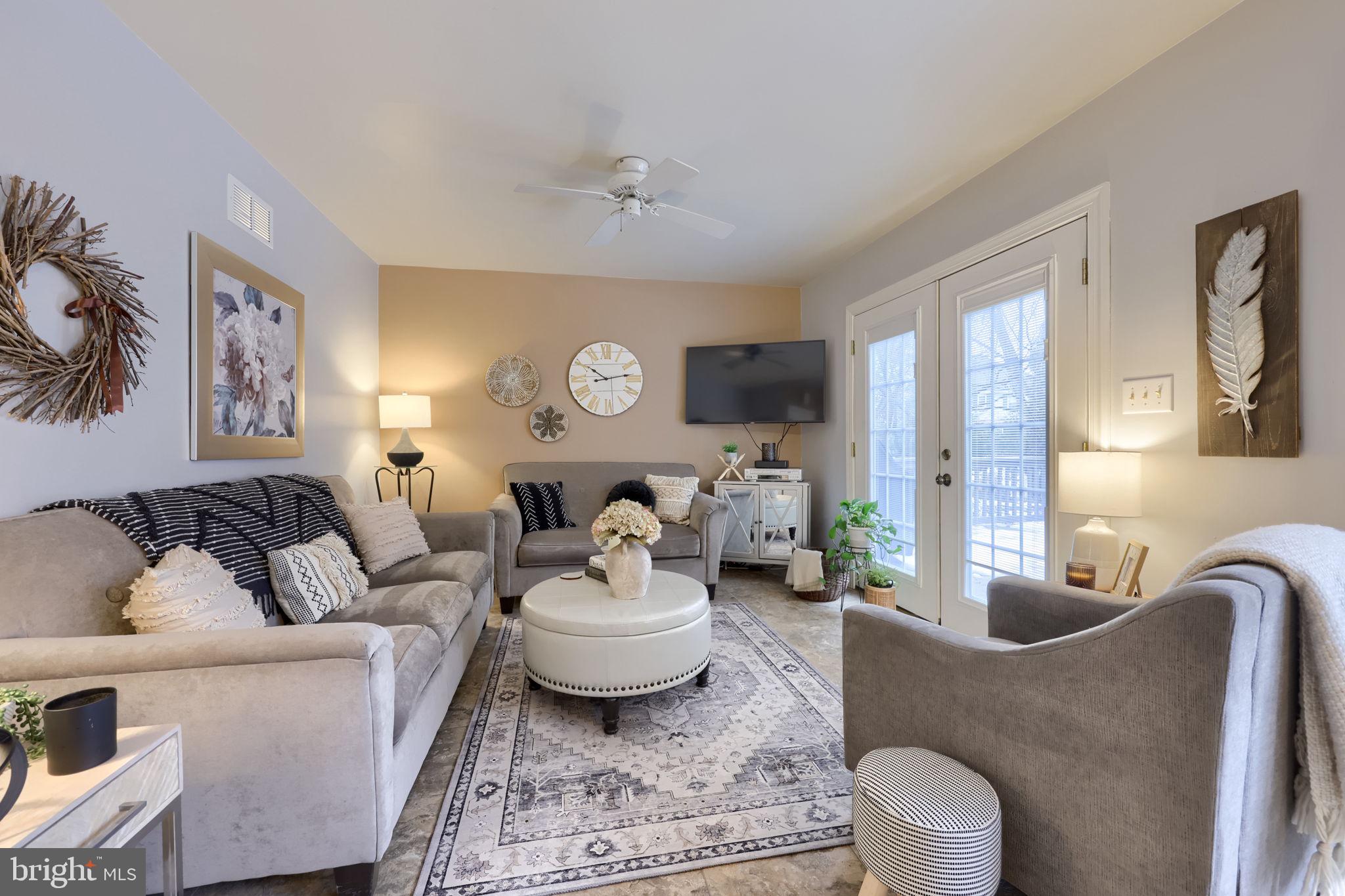 WOODS EDGE - Residential