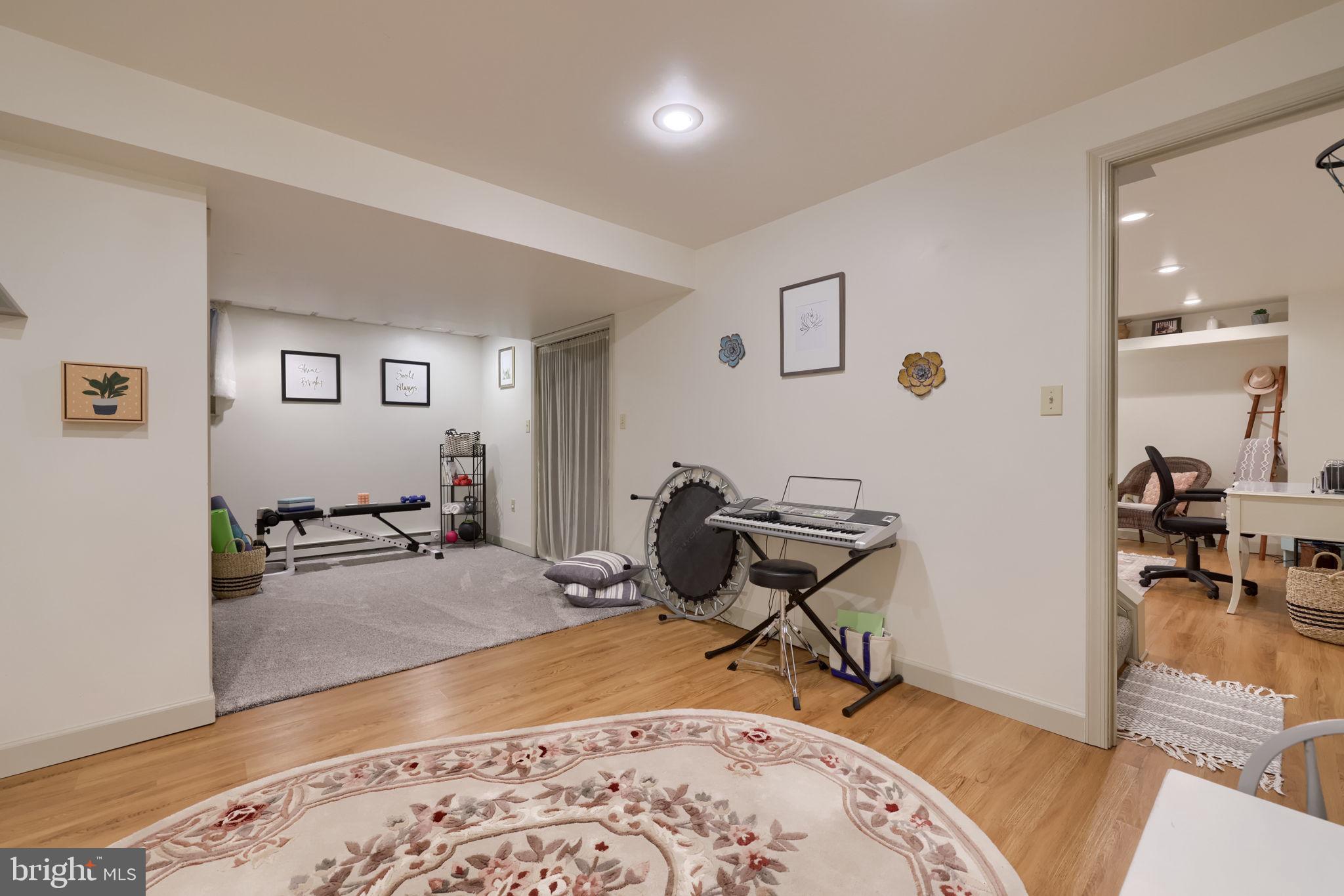 WOODS EDGE - Residential