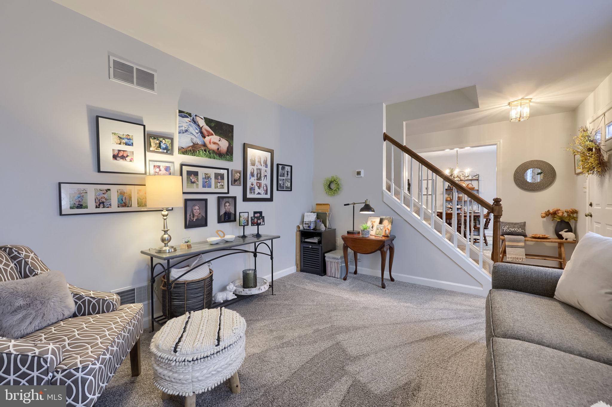 WOODS EDGE - Residential