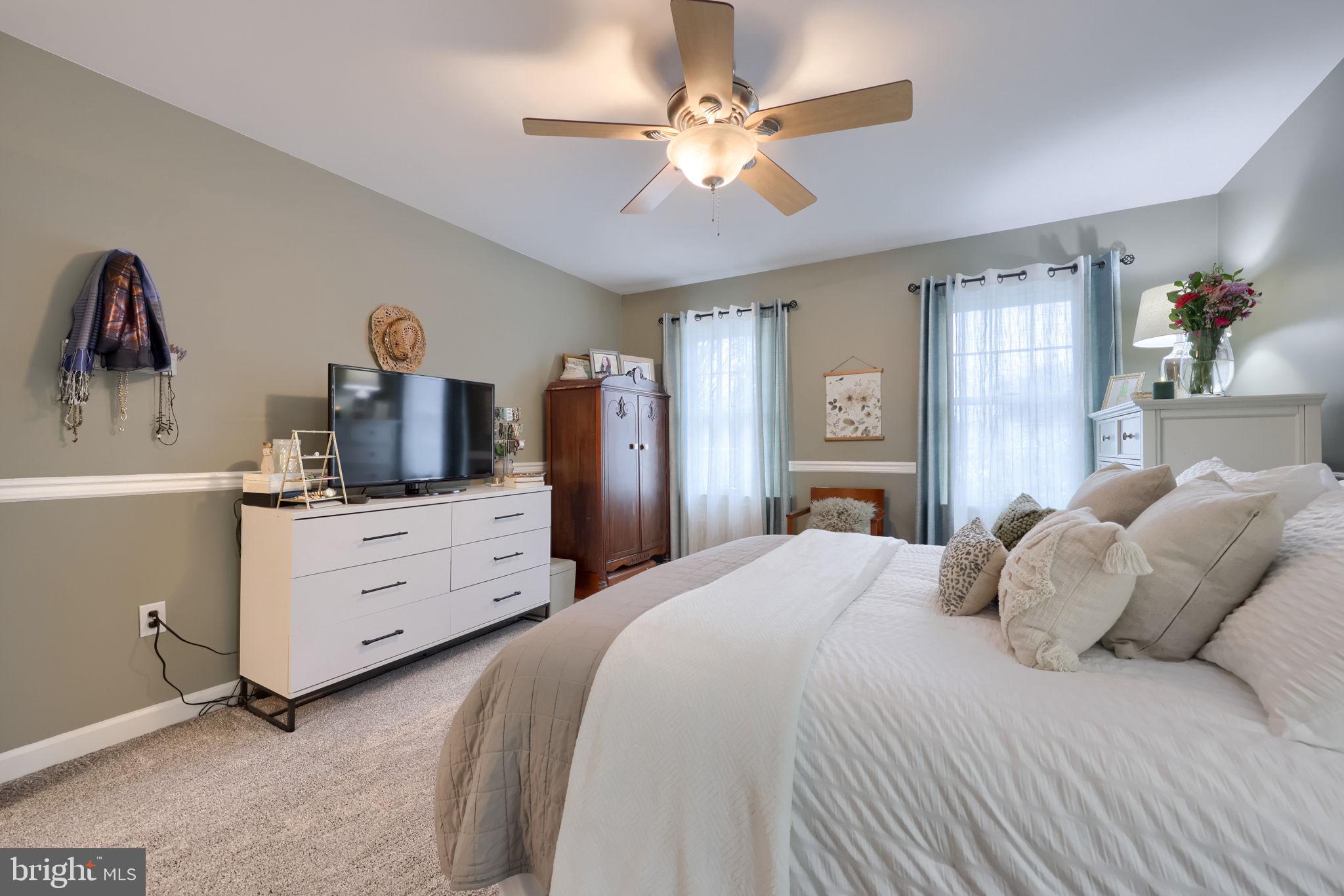 WOODS EDGE - Residential